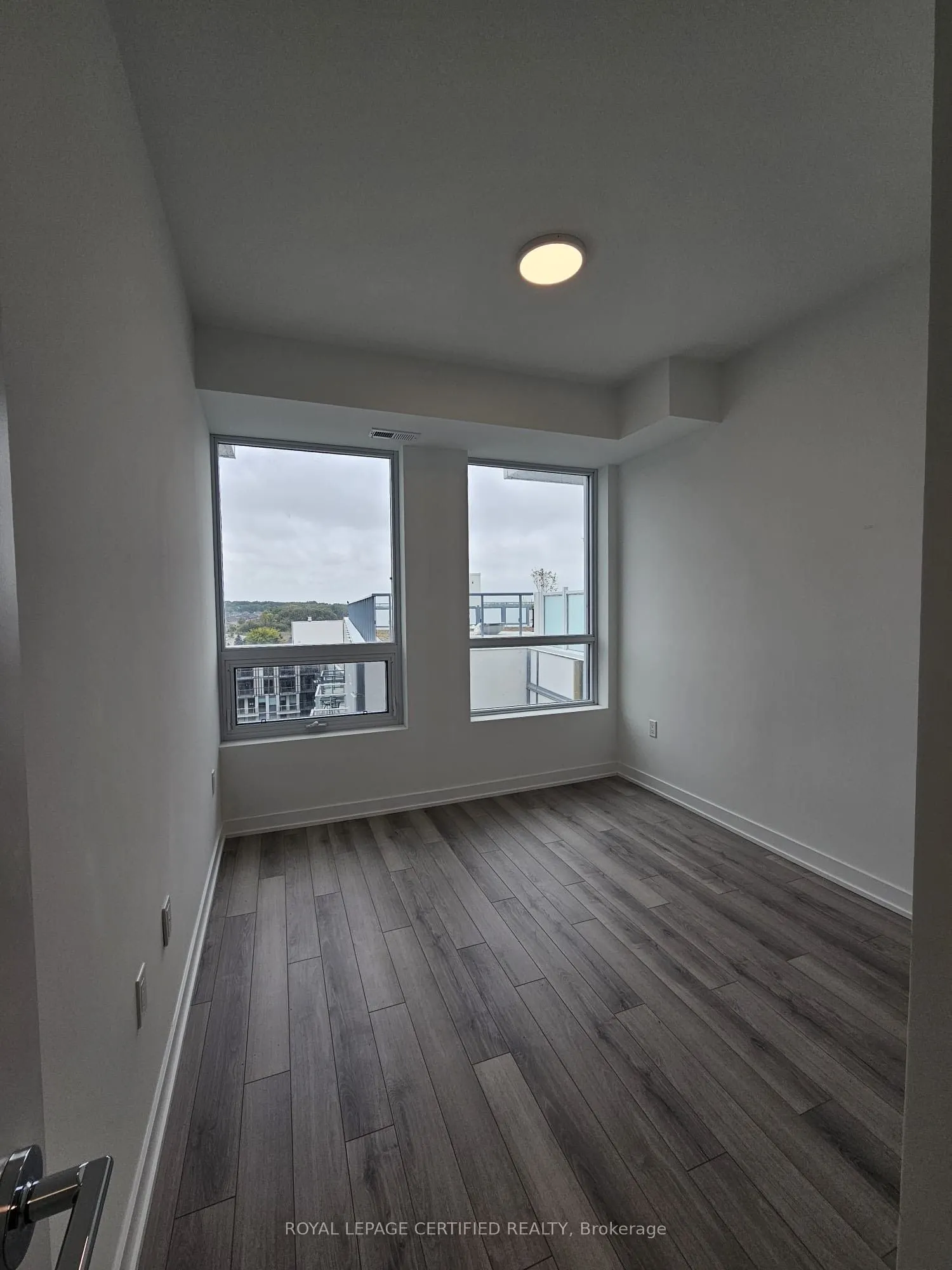 1005 Dundas Street E, #804