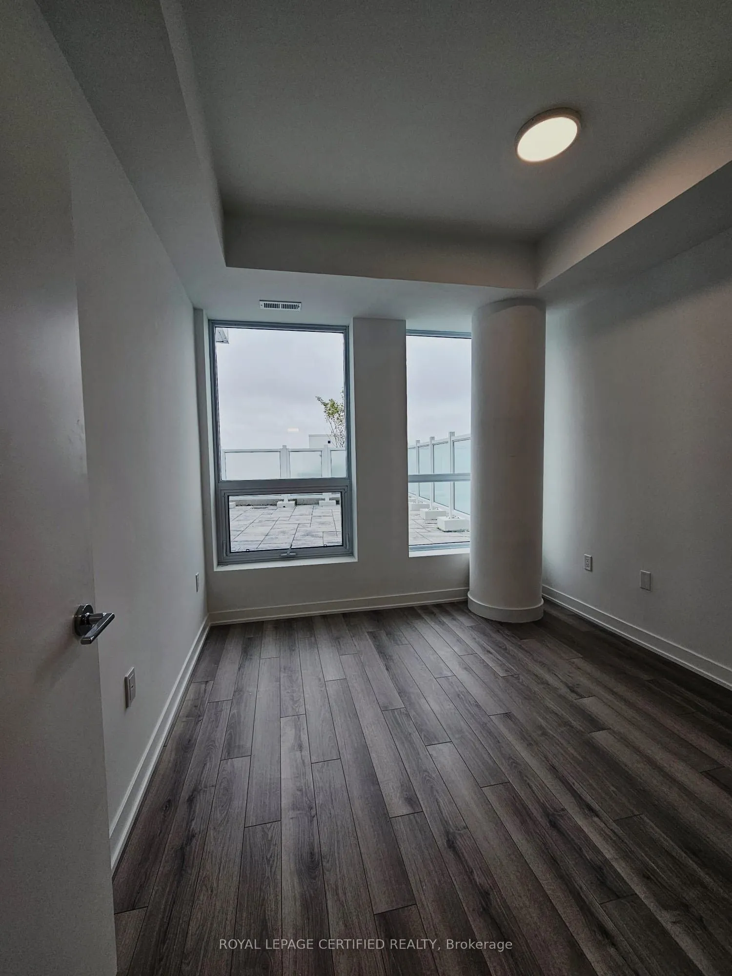1005 Dundas Street E, #804