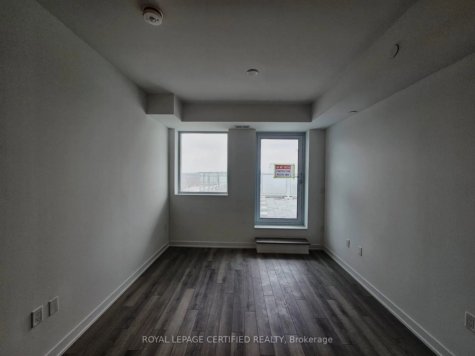 1005 Dundas Street E, #804