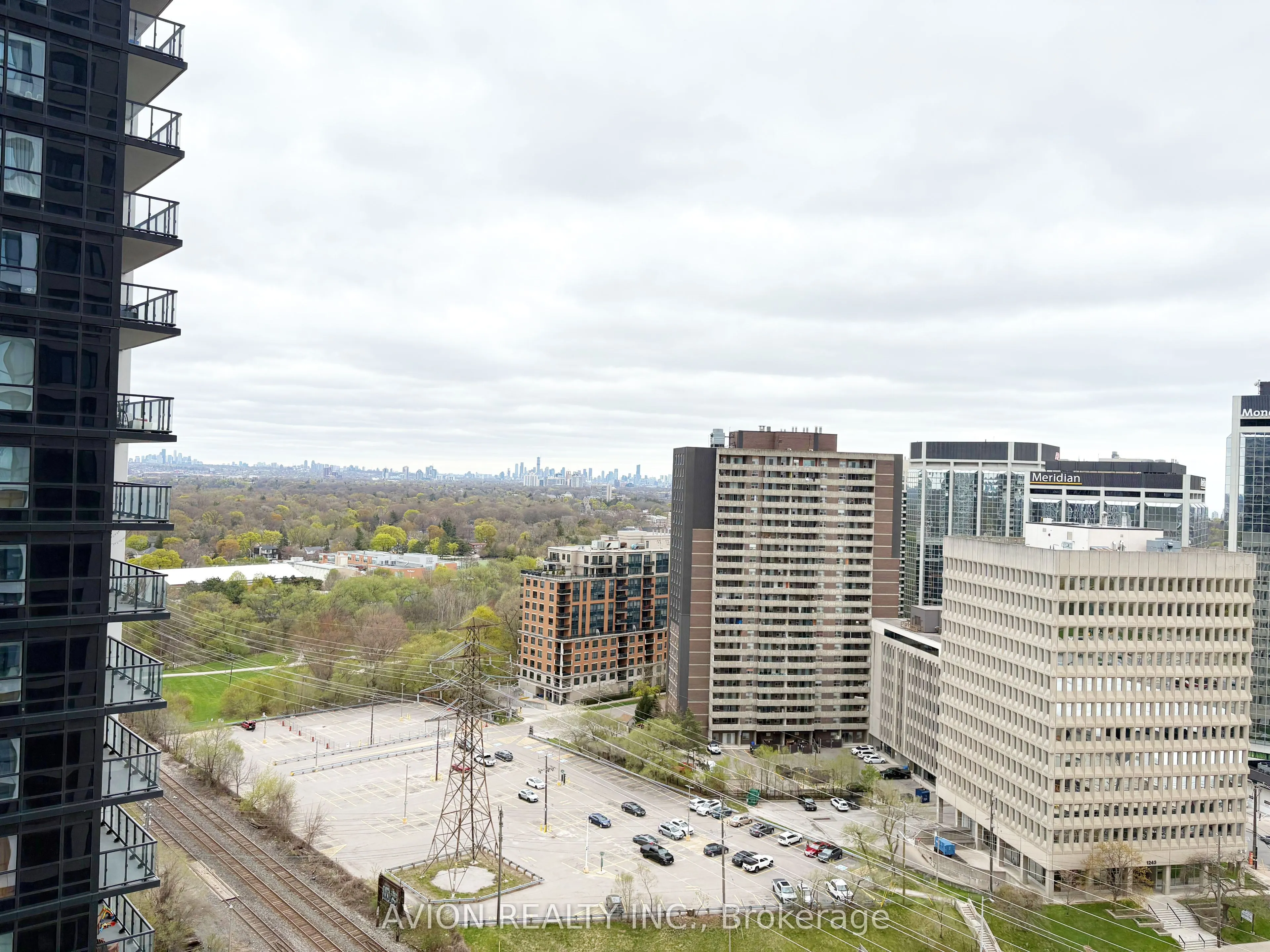 7 Mabelle Avenue, #1905
