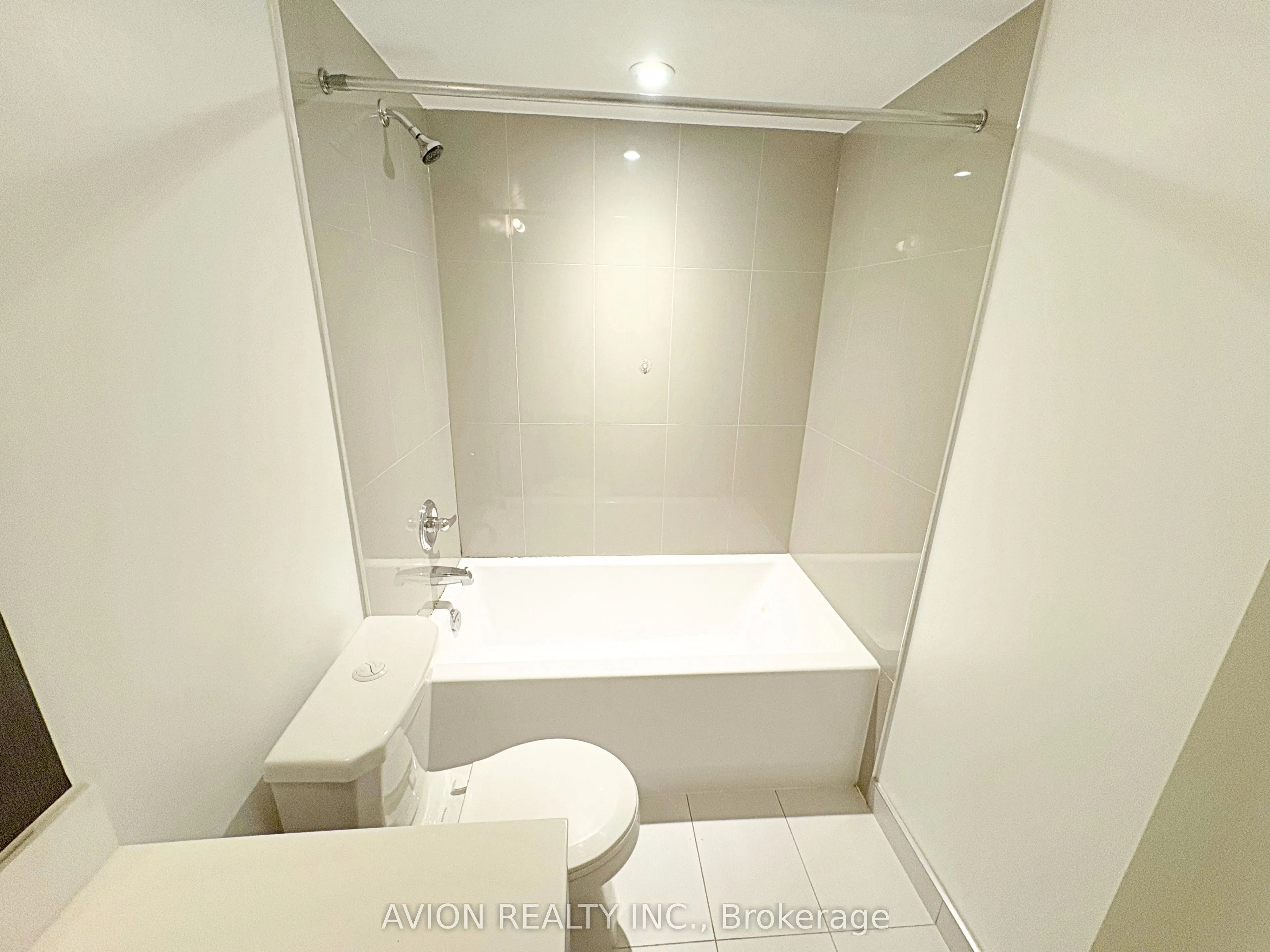 7 Mabelle Avenue, #1905