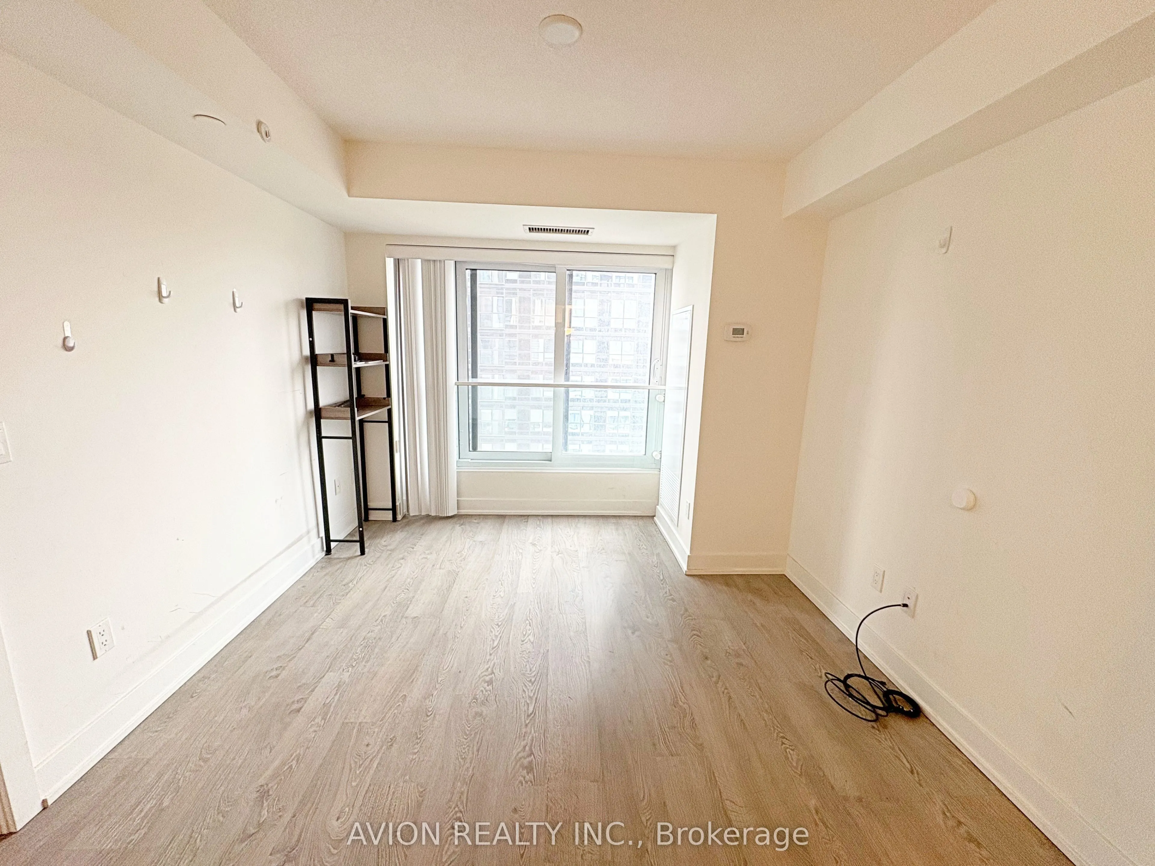 7 Mabelle Avenue, #1905
