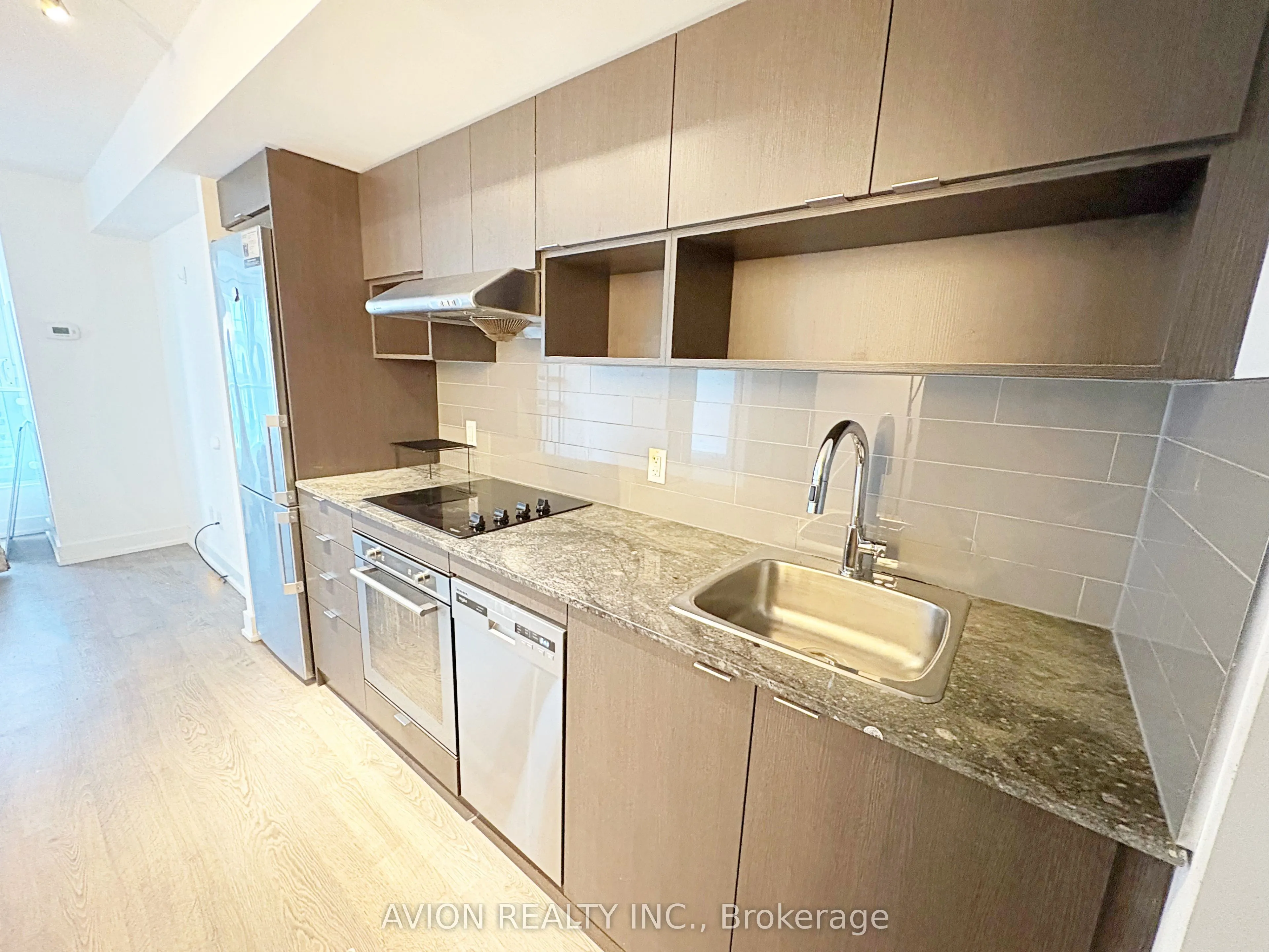 7 Mabelle Avenue, #1905