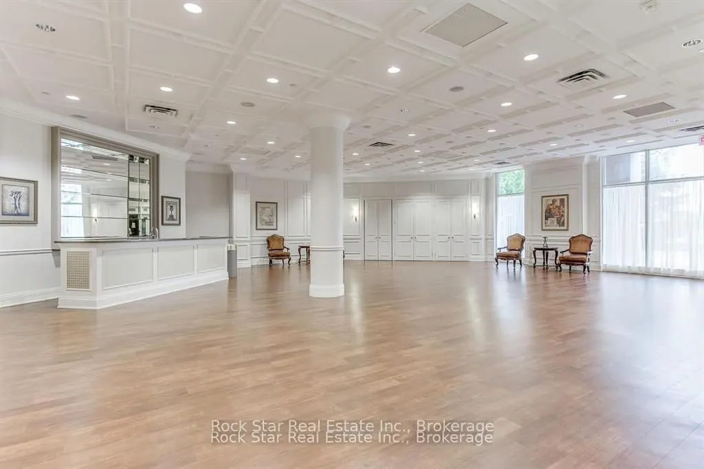 35 Kingsbridge Garden Circle, #408