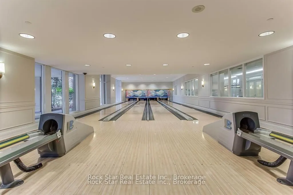 35 Kingsbridge Garden Circle, #408