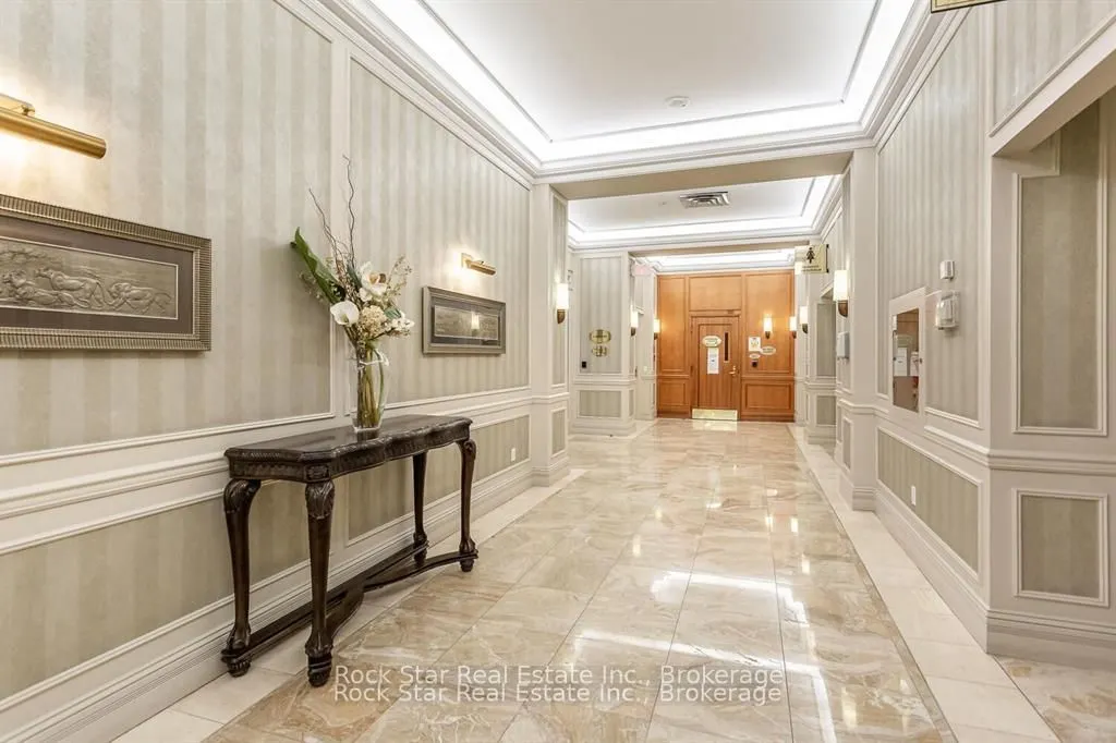 35 Kingsbridge Garden Circle, #408