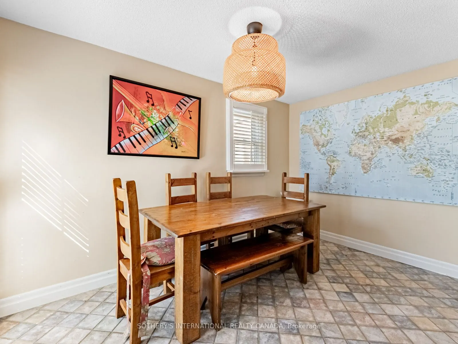1218 Lakebreeze Drive