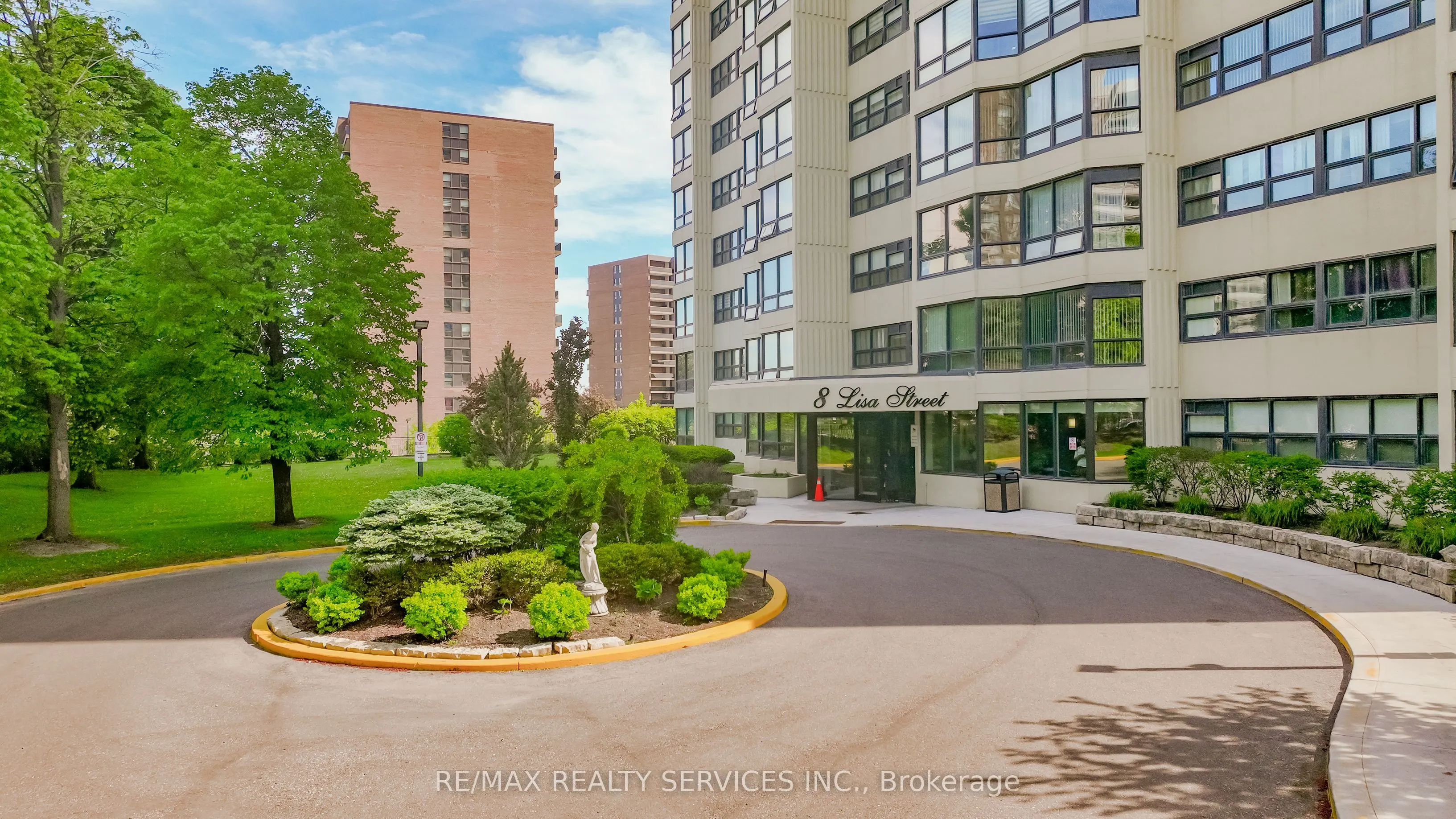 8 Lisa Street, #2802