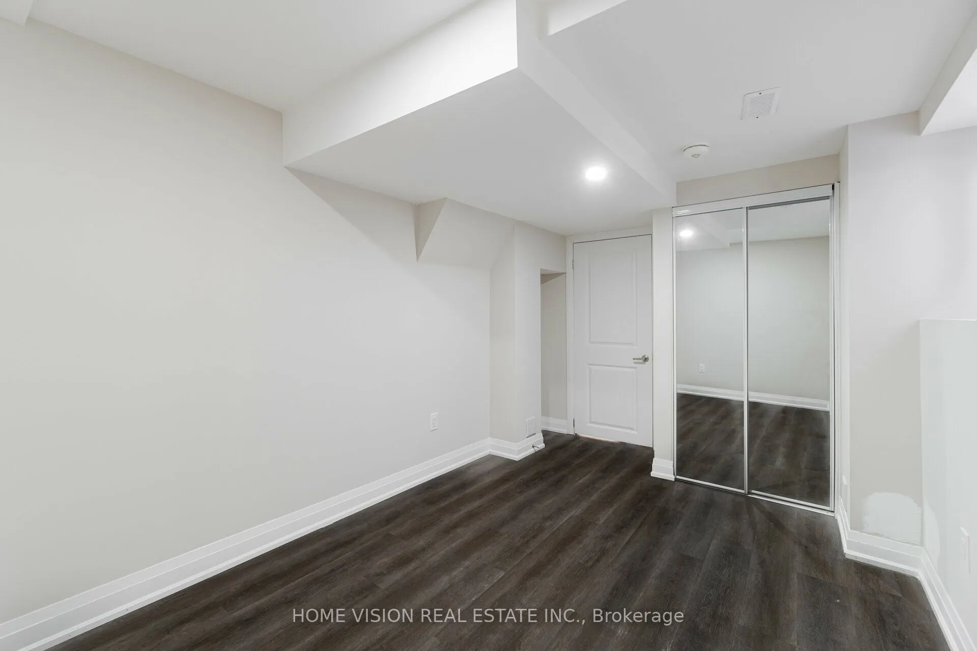 938 Chestnut Heights, #Basement