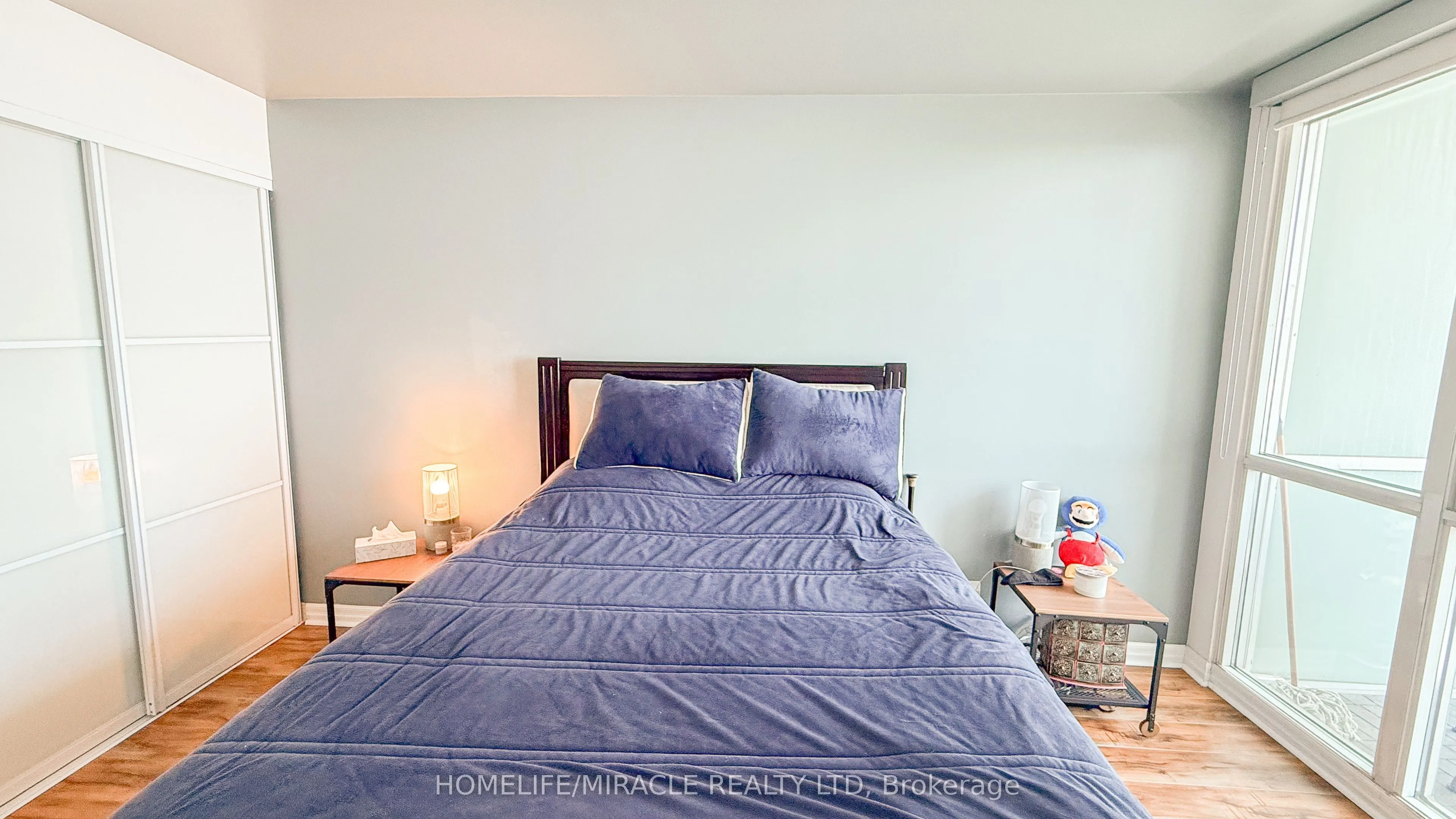 220 Burnhamthorpe Road W, #2803