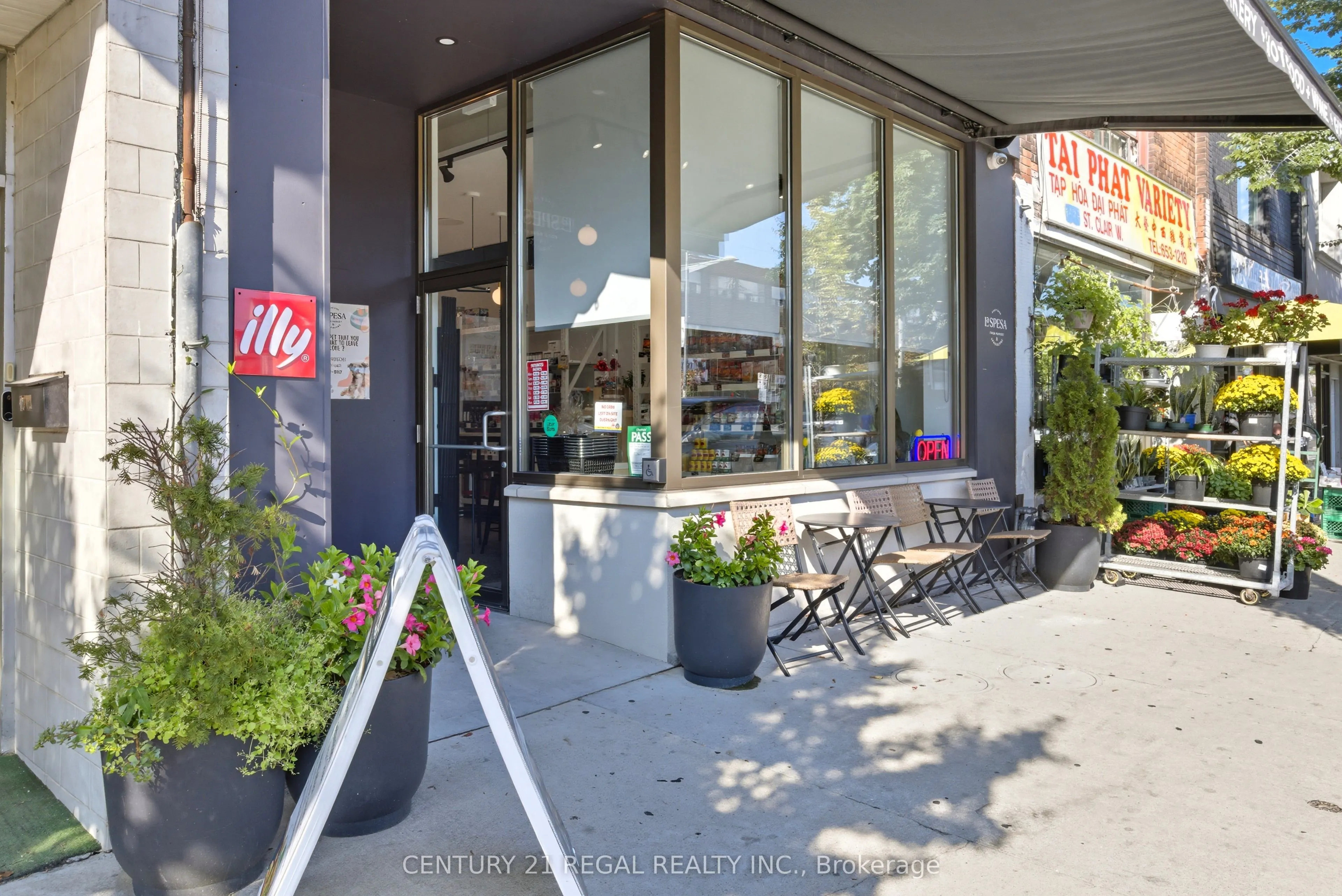 1700 St Clair Avenue W