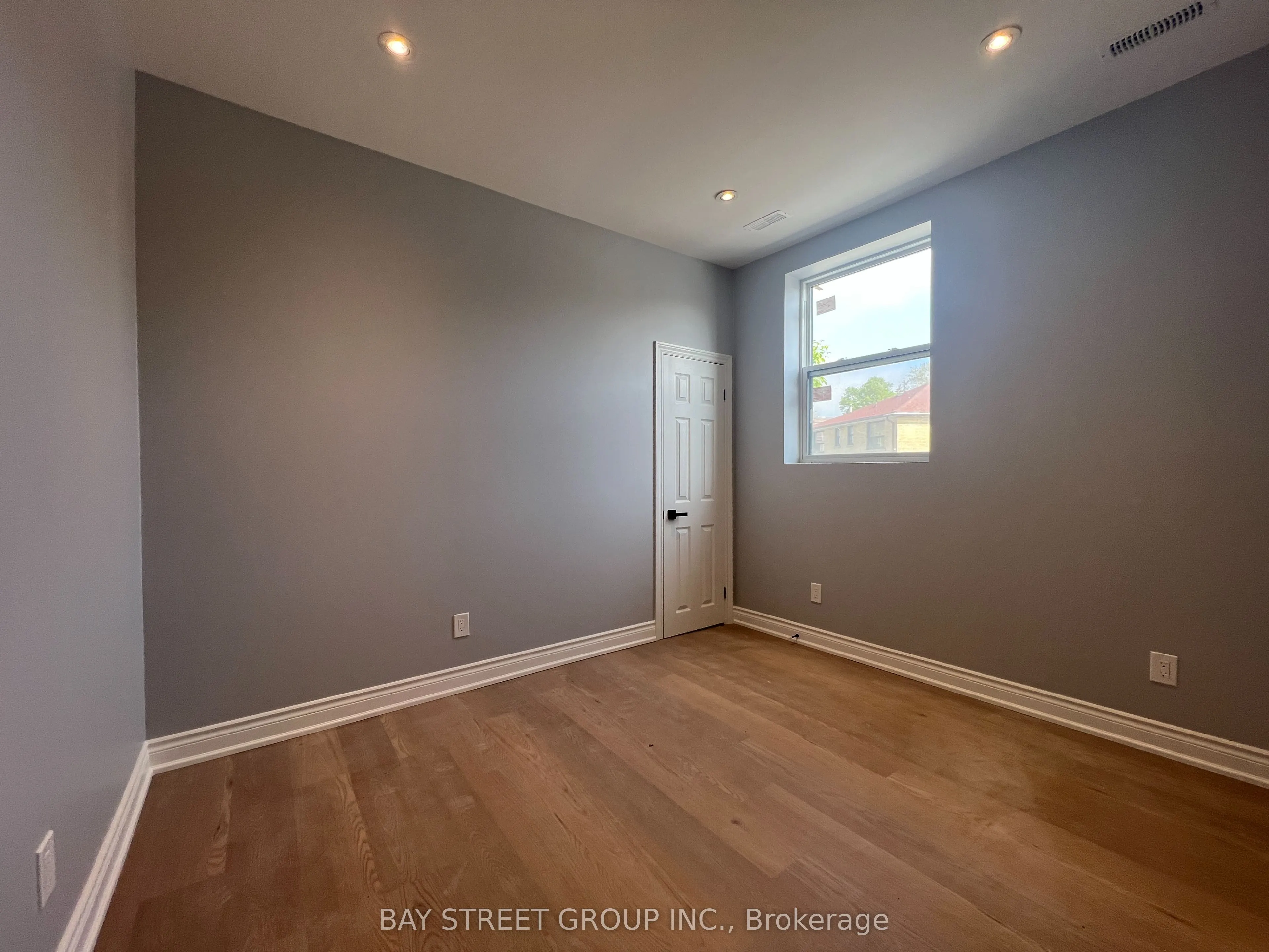 2386 Lake Shore Boulevard W, #202