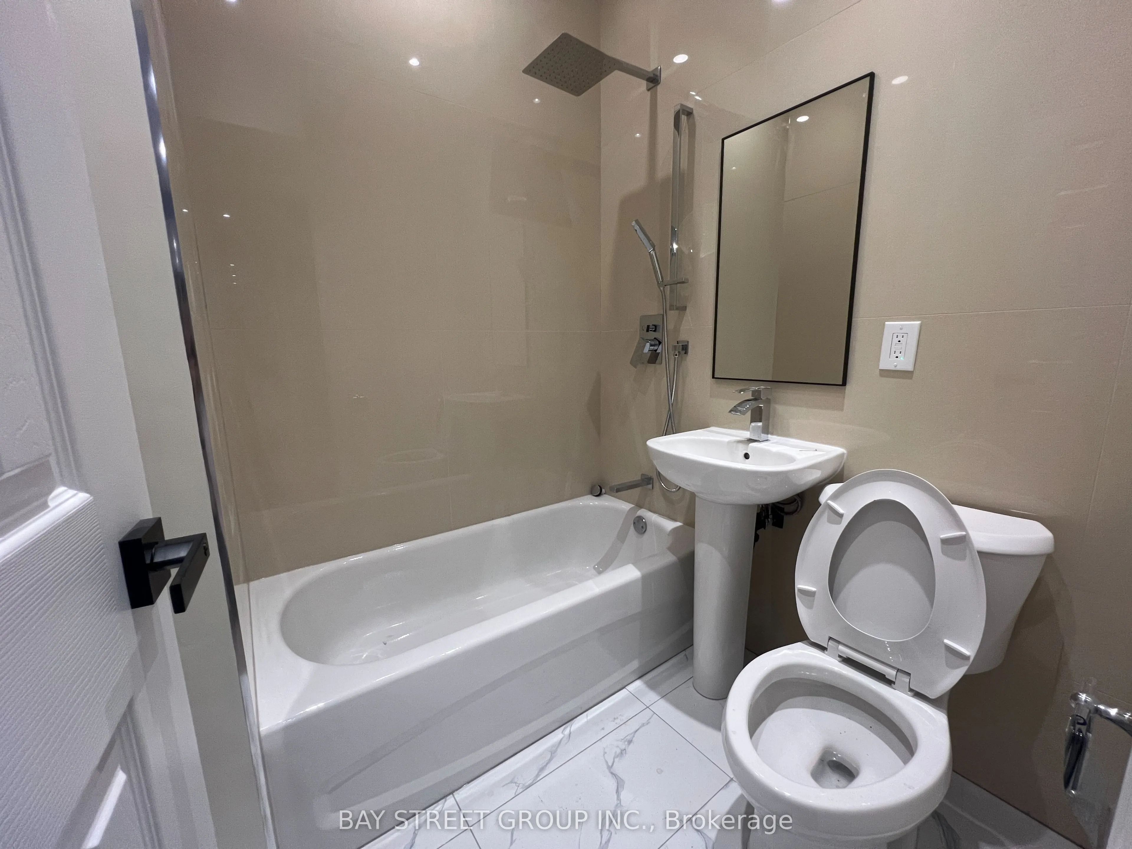 2386 Lake Shore Boulevard W, #203