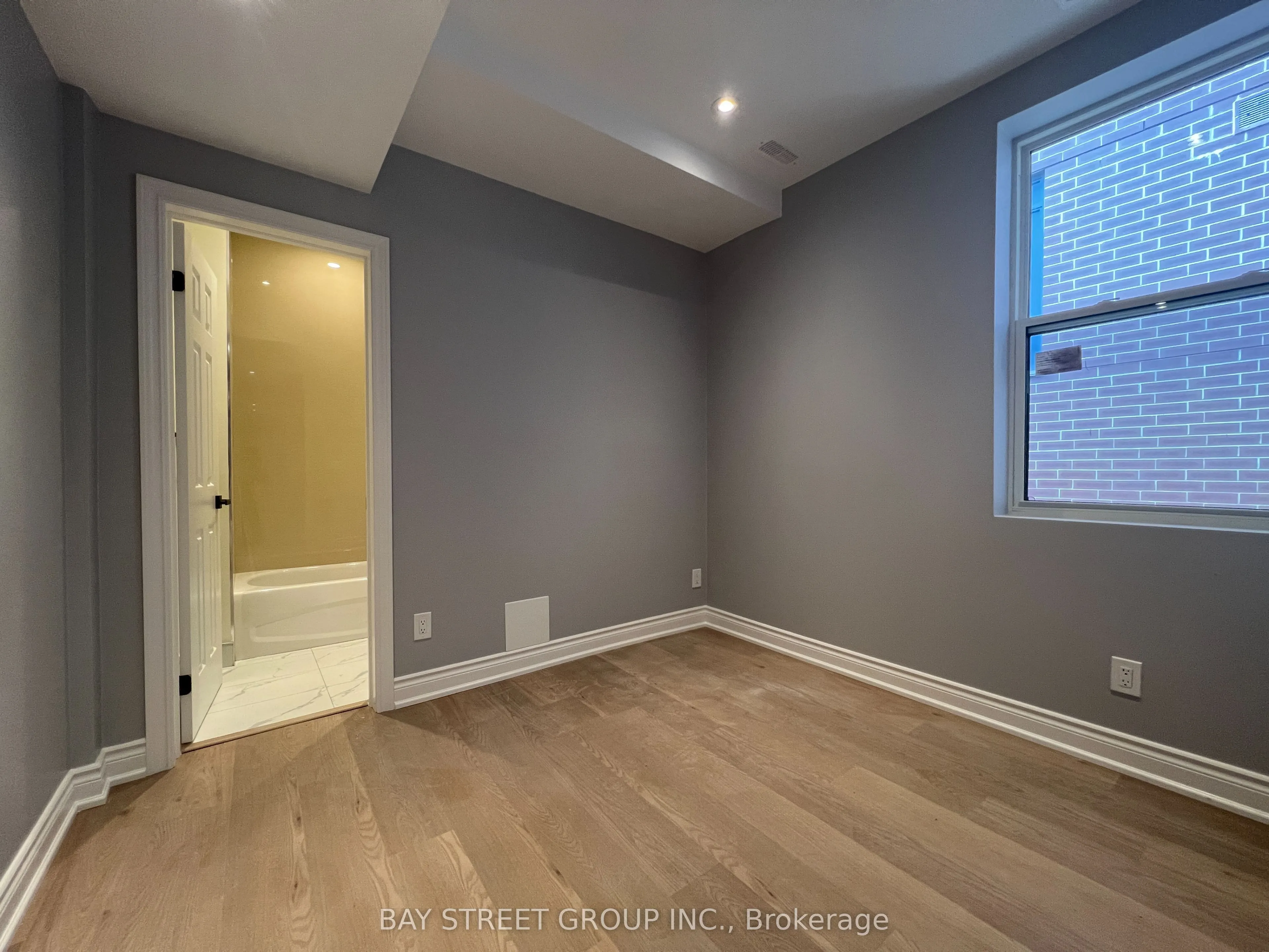 2386 Lake Shore Boulevard W, #203