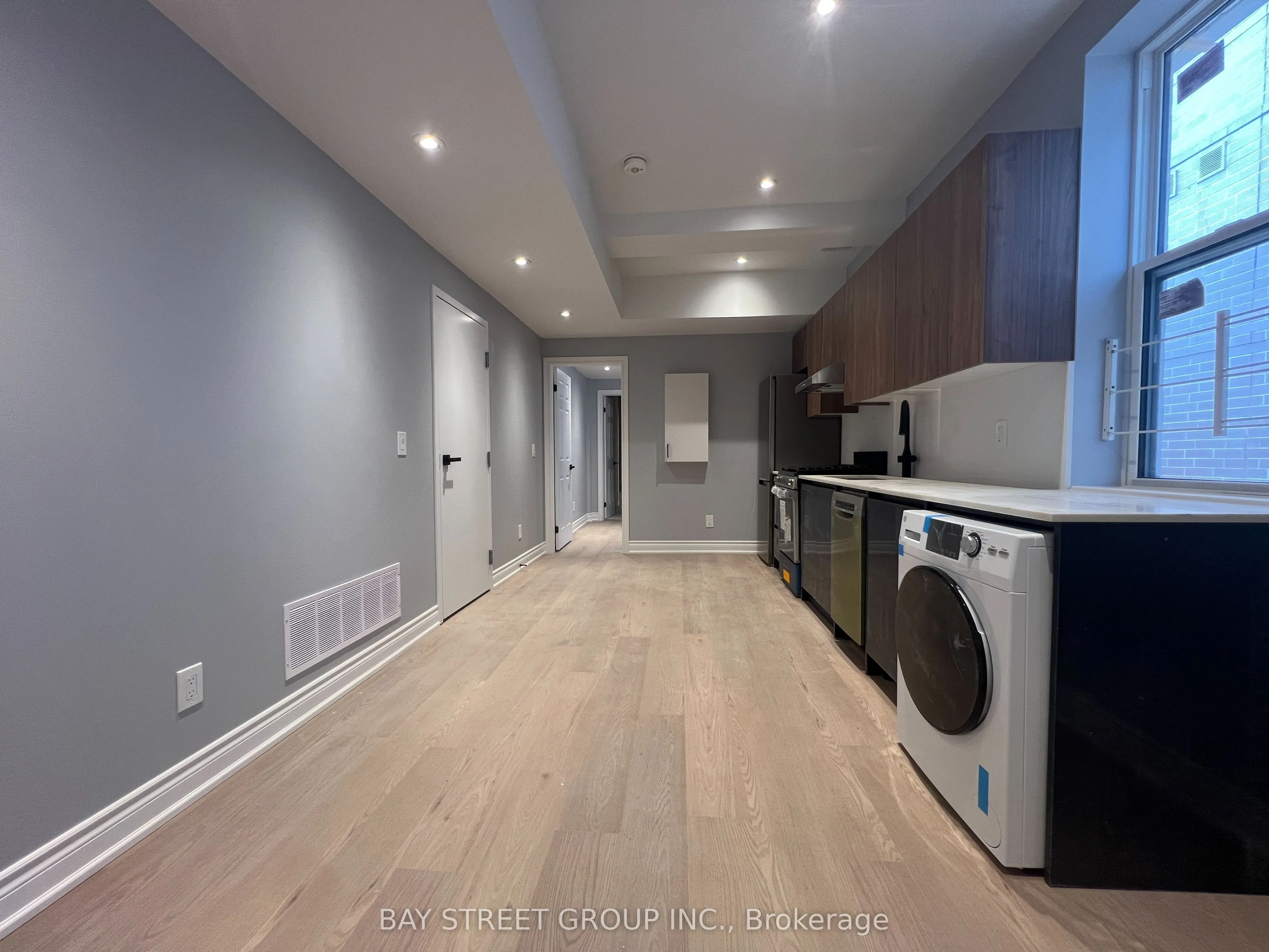 2386 Lake Shore Boulevard W, #203