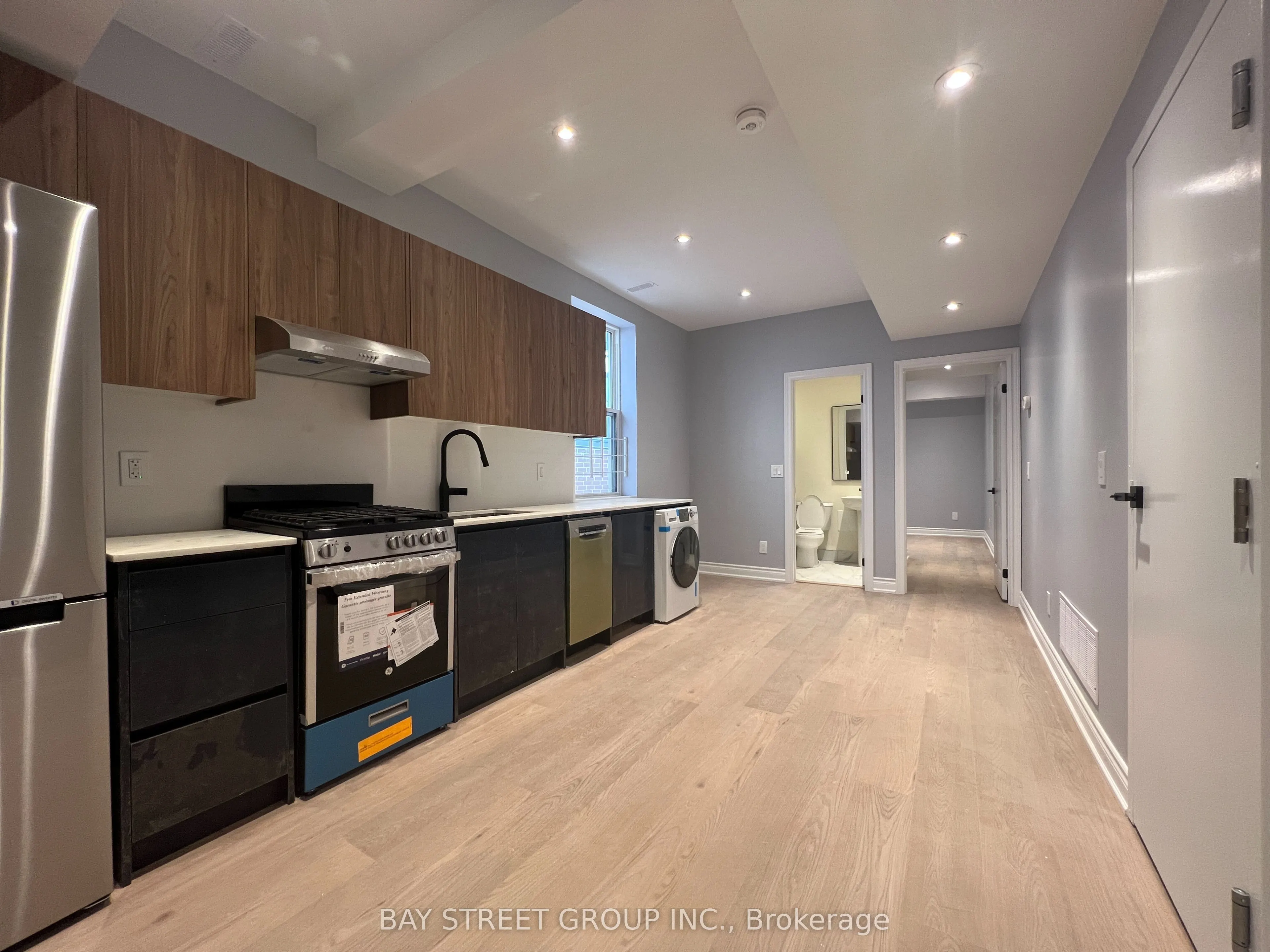 2386 Lake Shore Boulevard W, #203