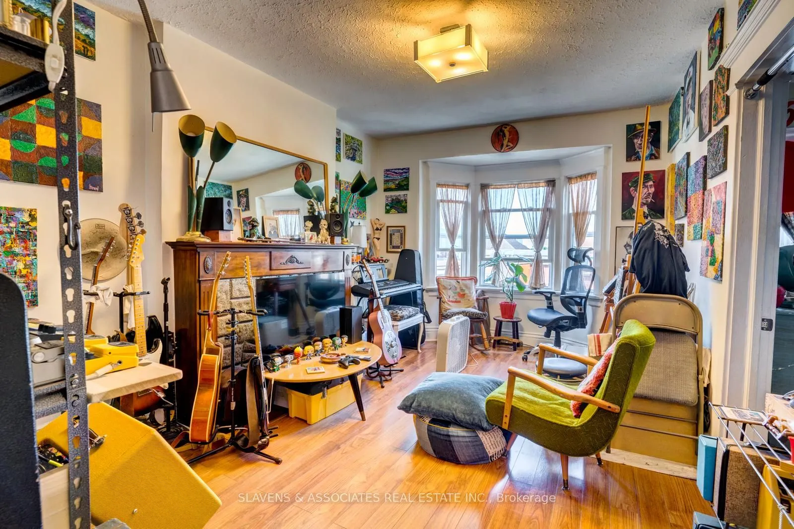 165 Roncesvalles Avenue