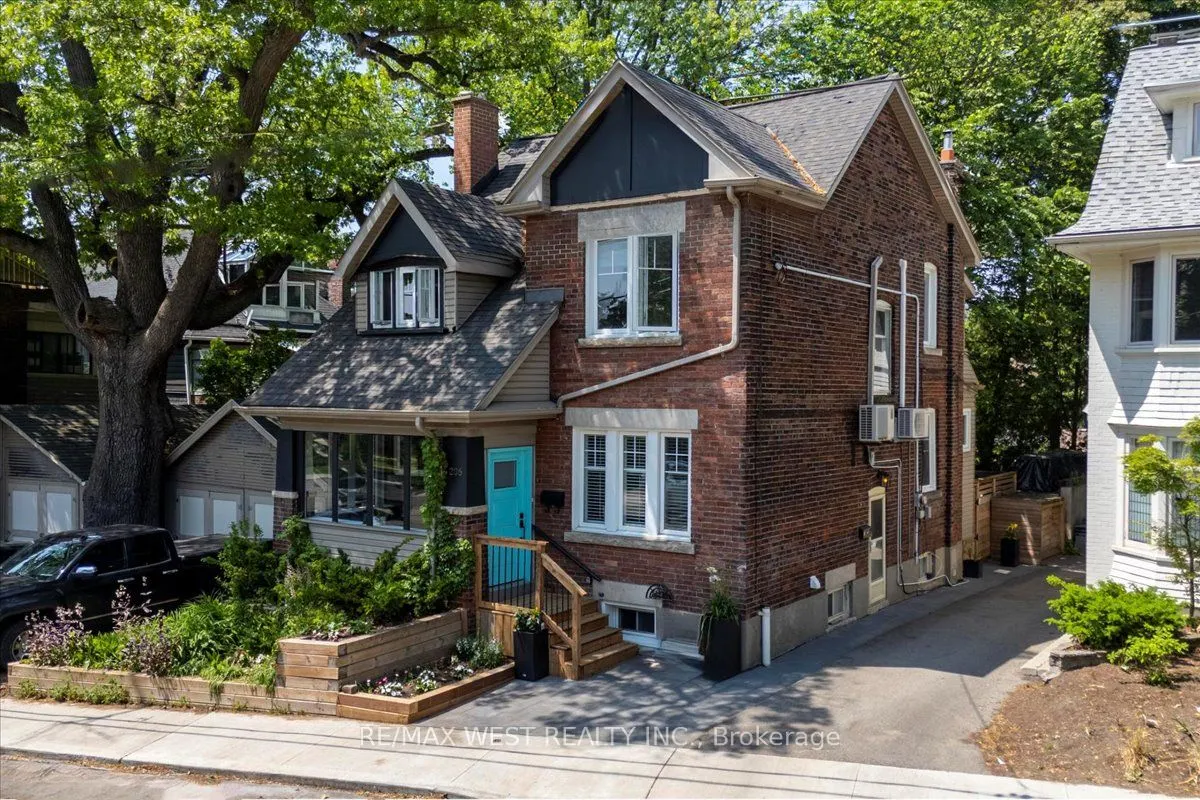 206 Howard Park Avenue