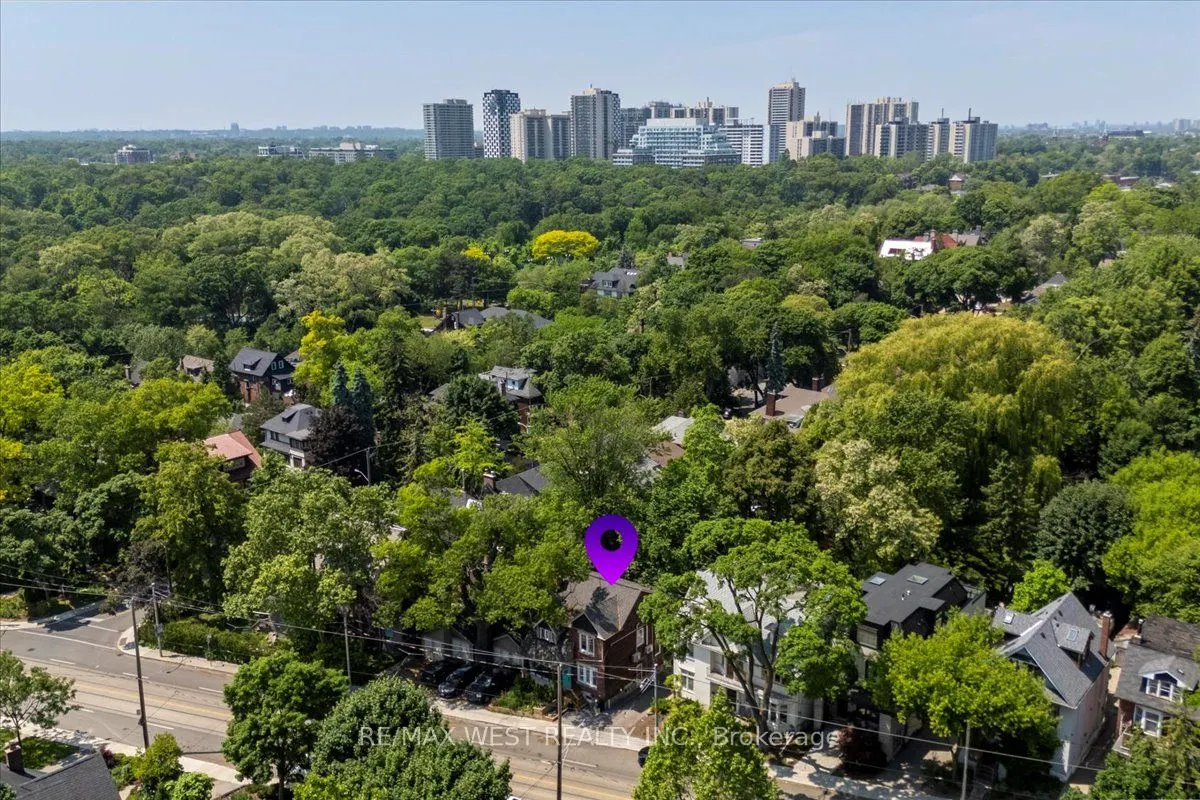 206 Howard Park Avenue