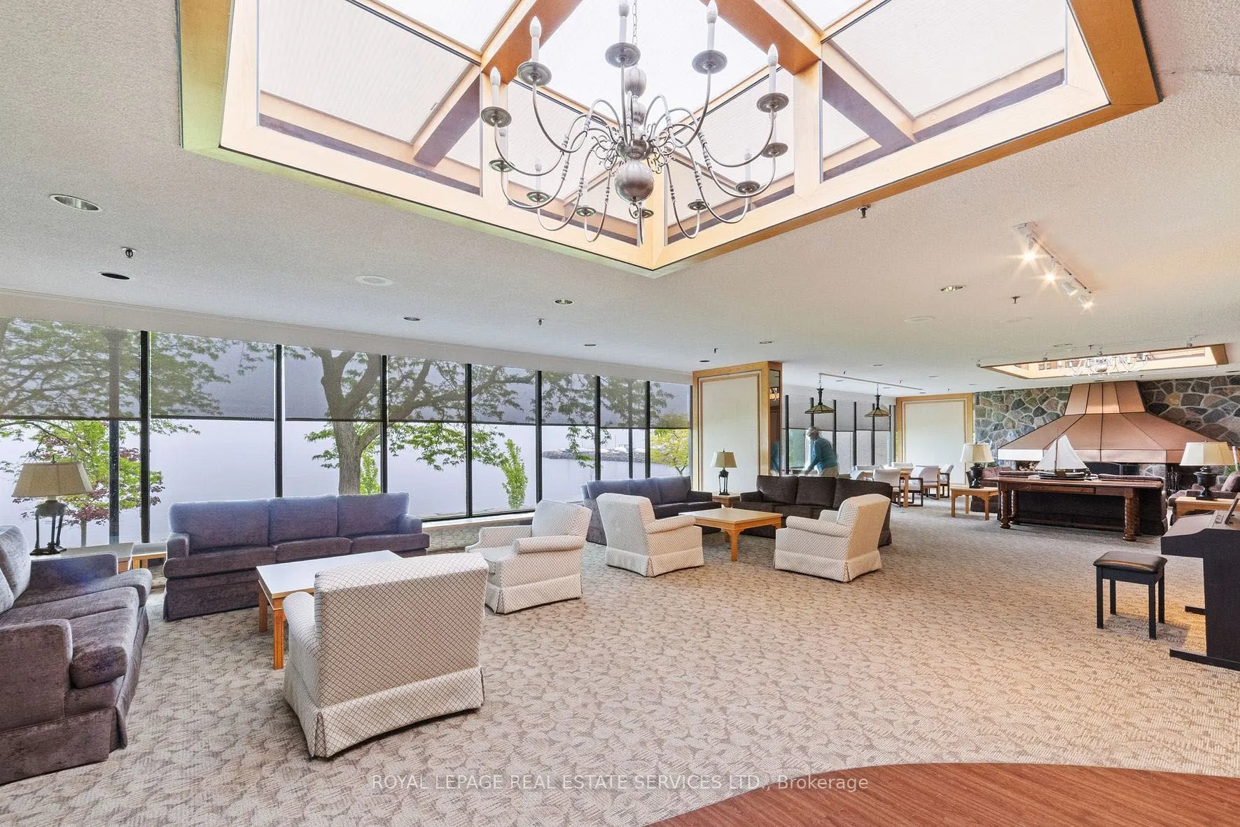 2180 Marine Drive, #306