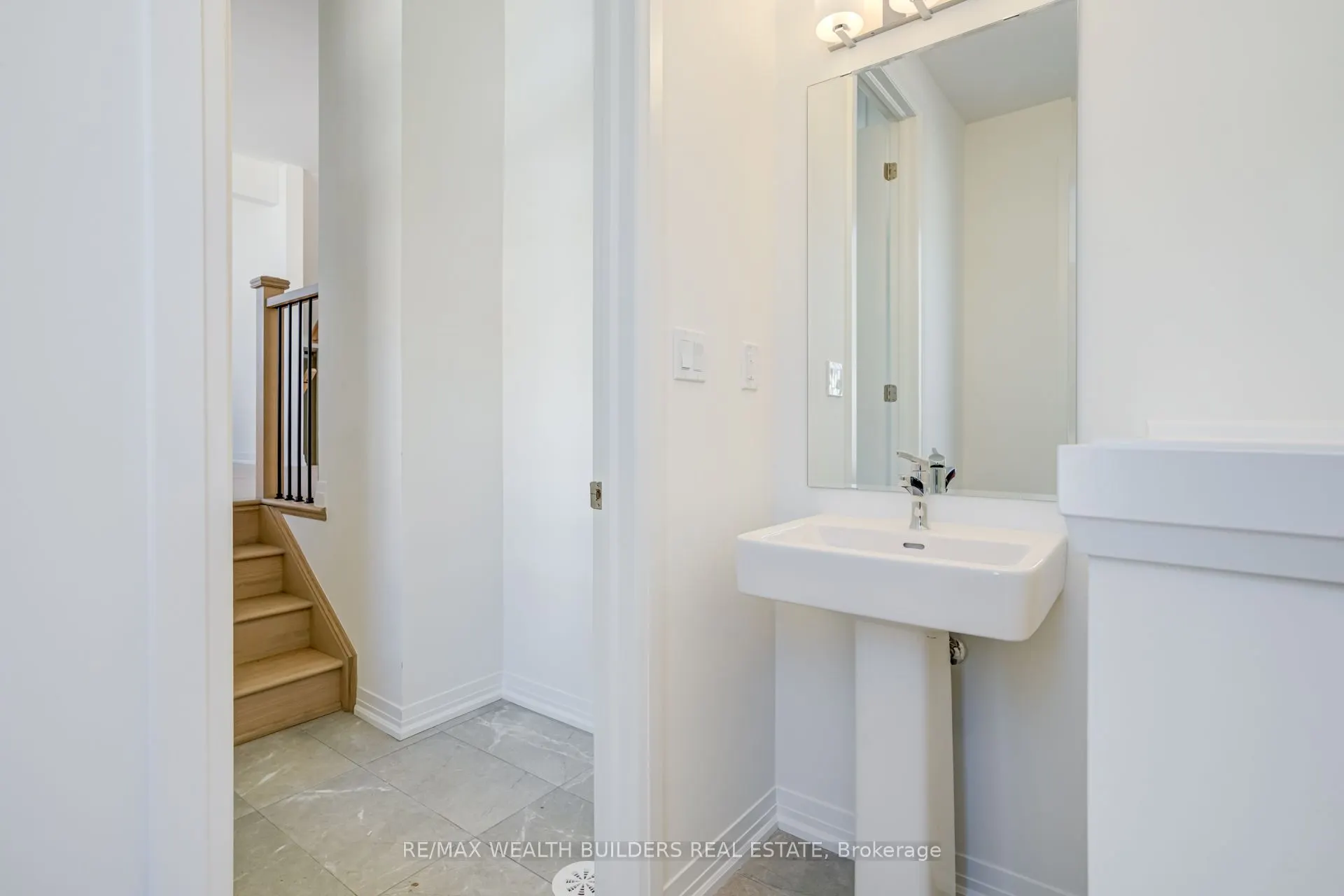 1 Kings Hill Drive