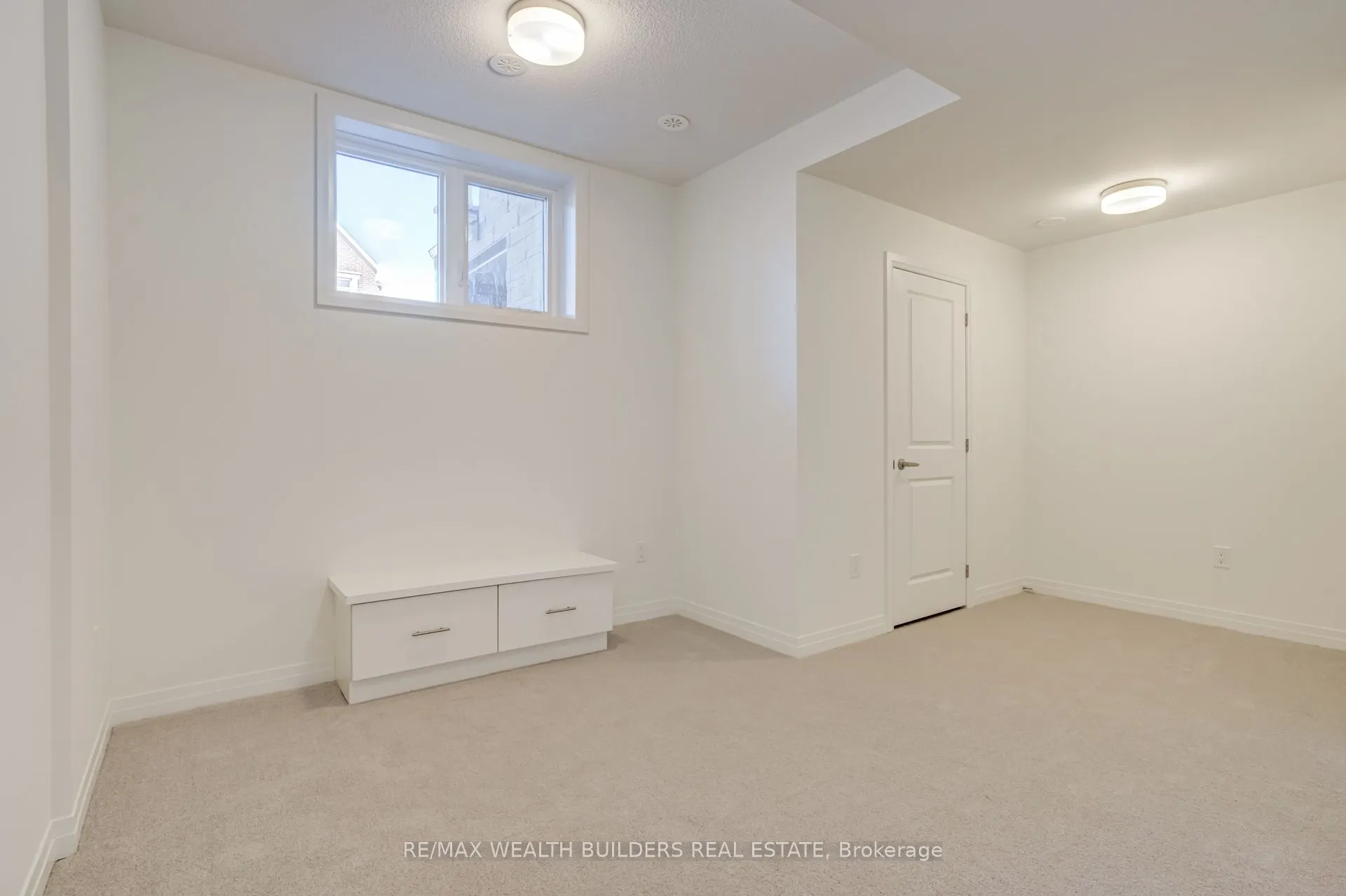 1 Kings Hill Drive