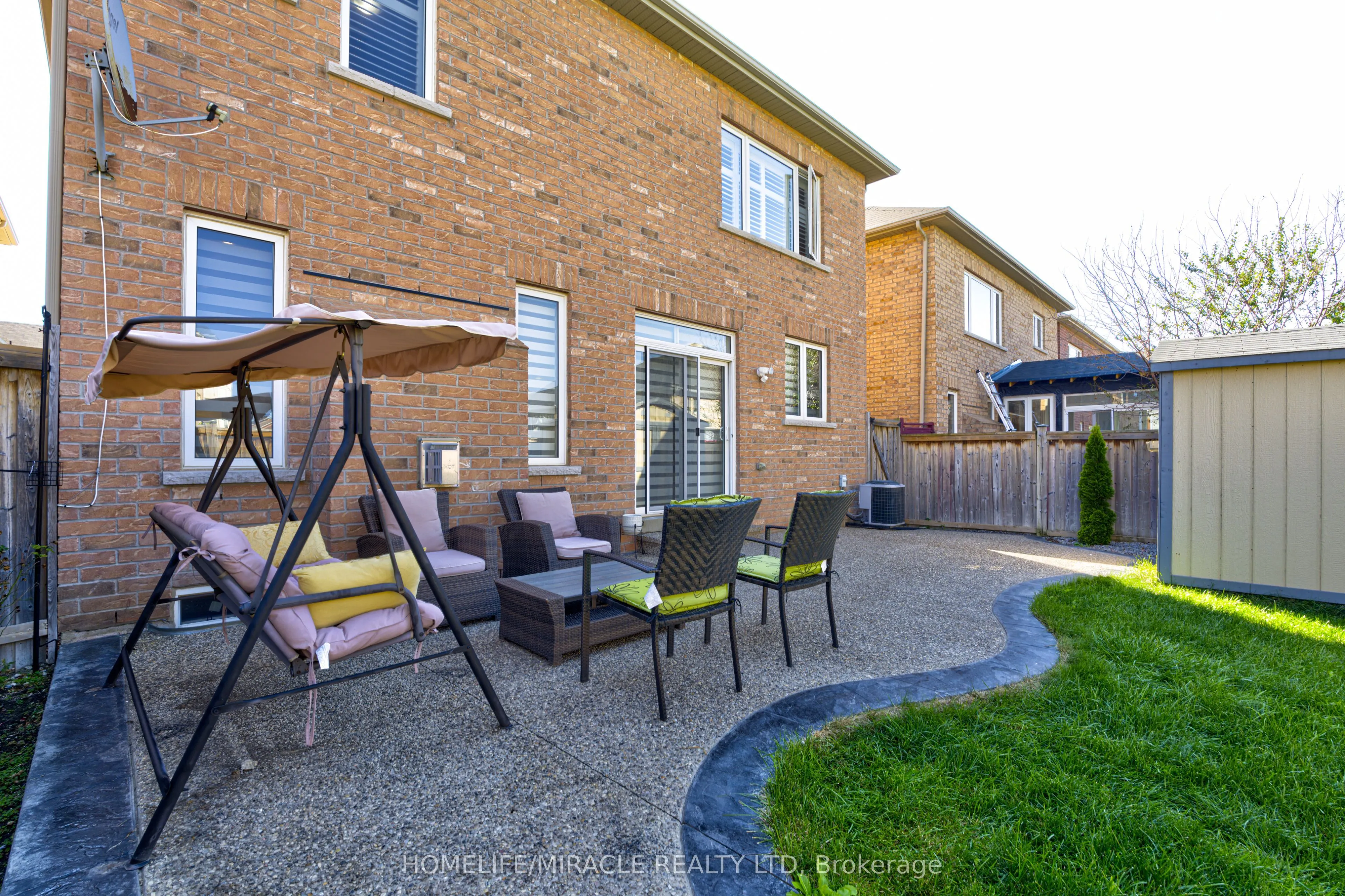 26 Fitzgibson Street