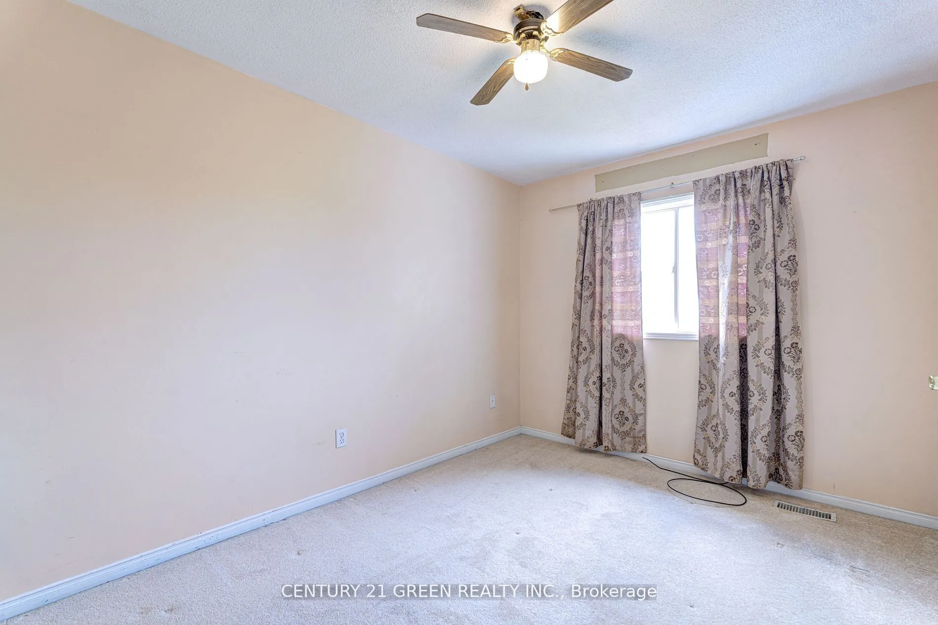 3 Desert Sand Drive