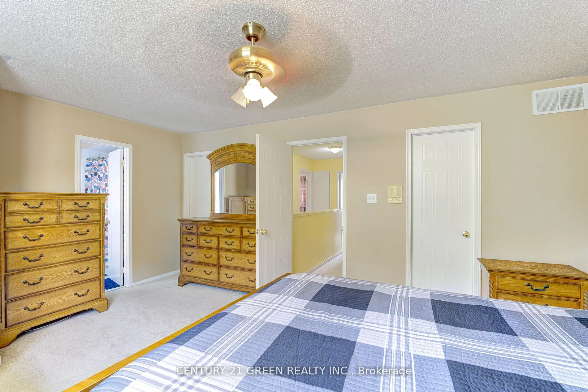 3 Desert Sand Drive