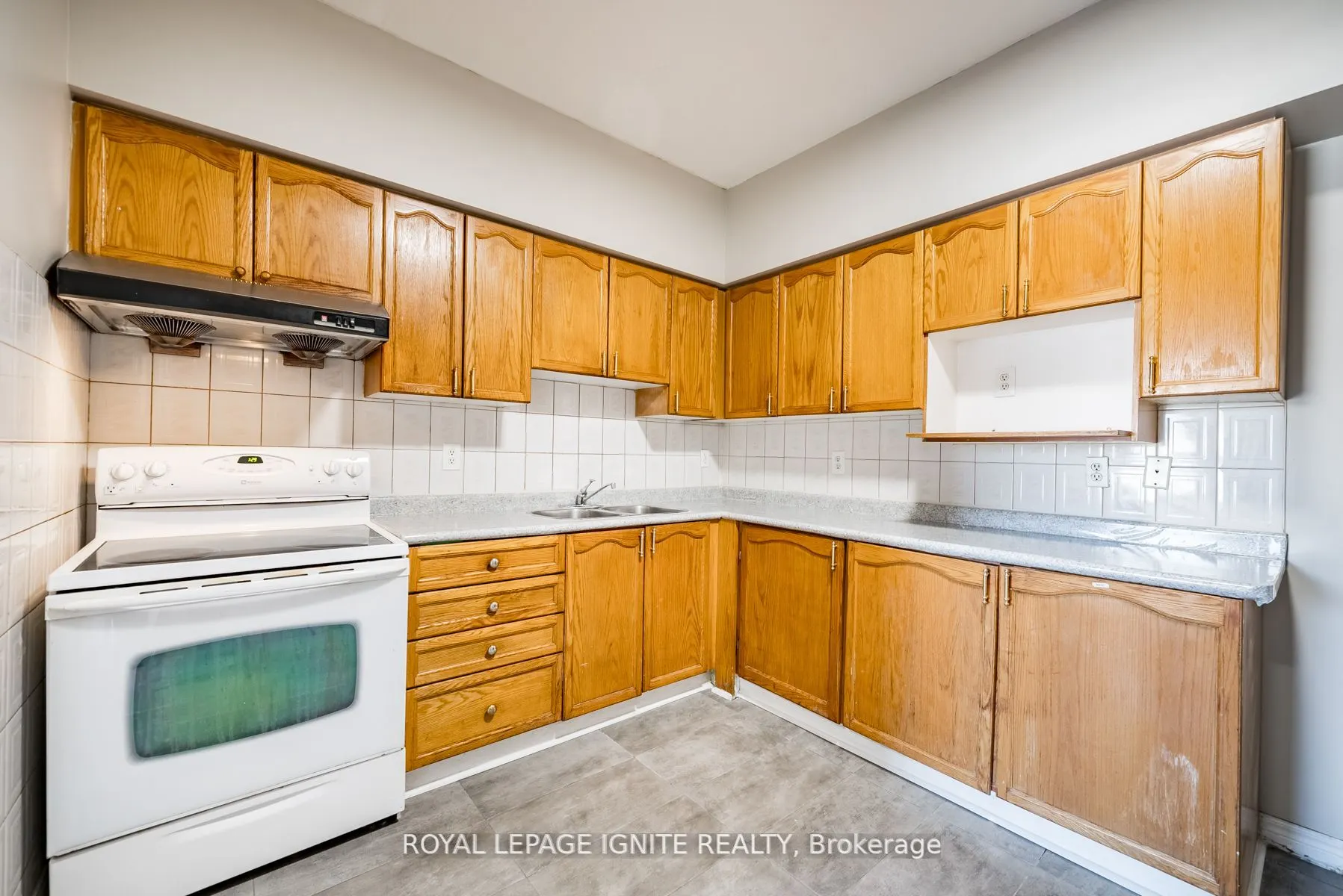 176 Wright Avenue, #UPPER
