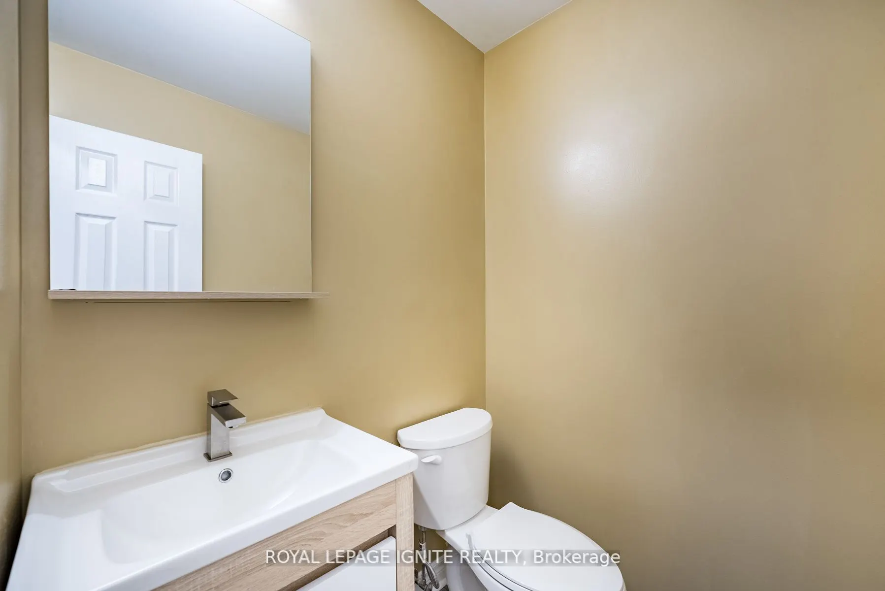 176 Wright Avenue, #UPPER