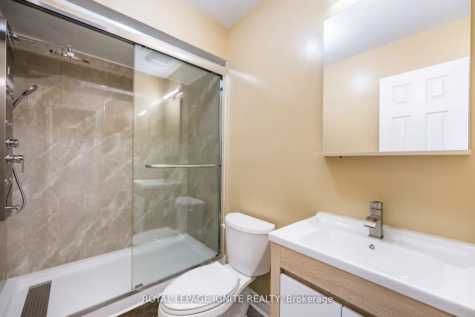 176 Wright Avenue, #UPPER