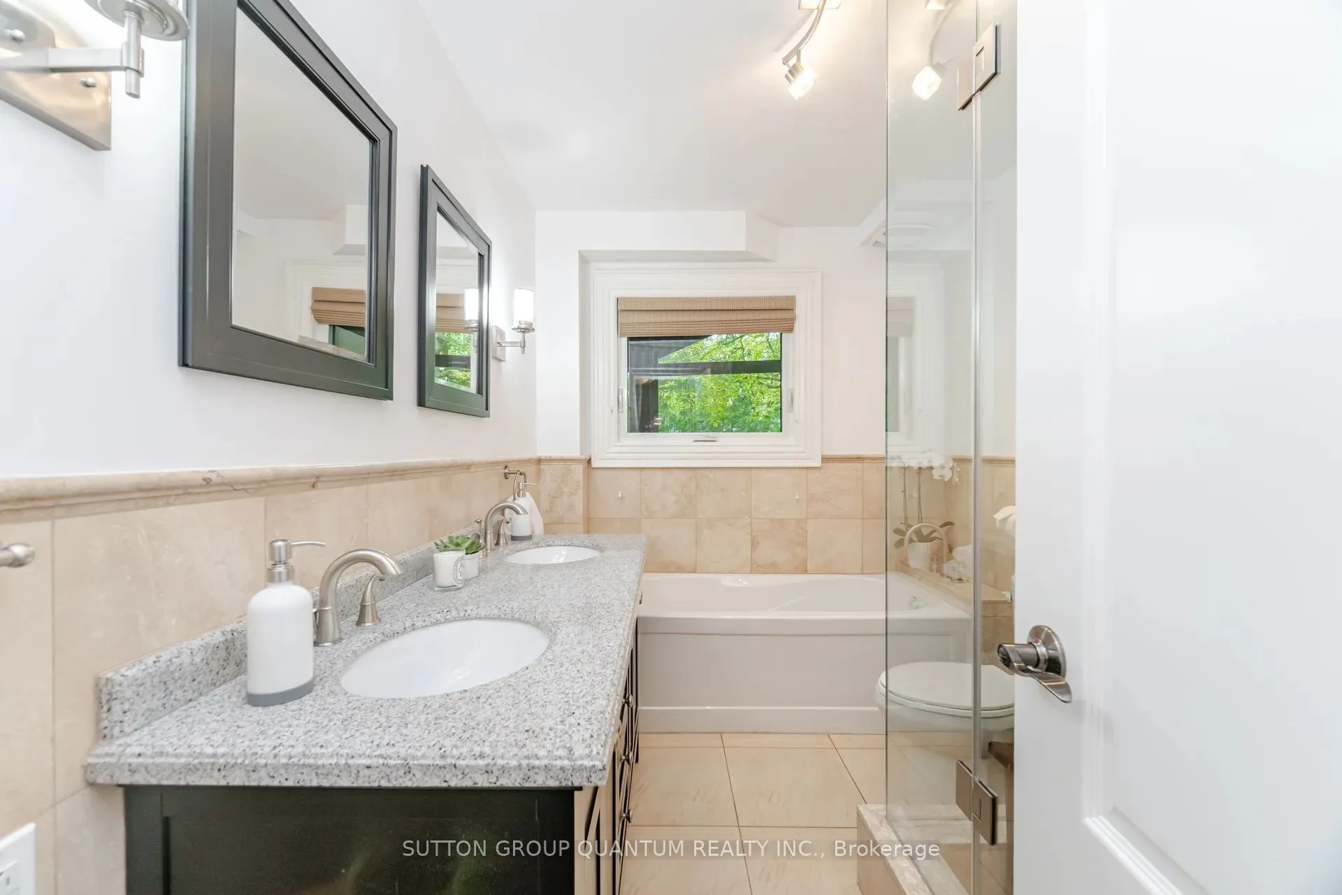 1063 Greenoaks Drive