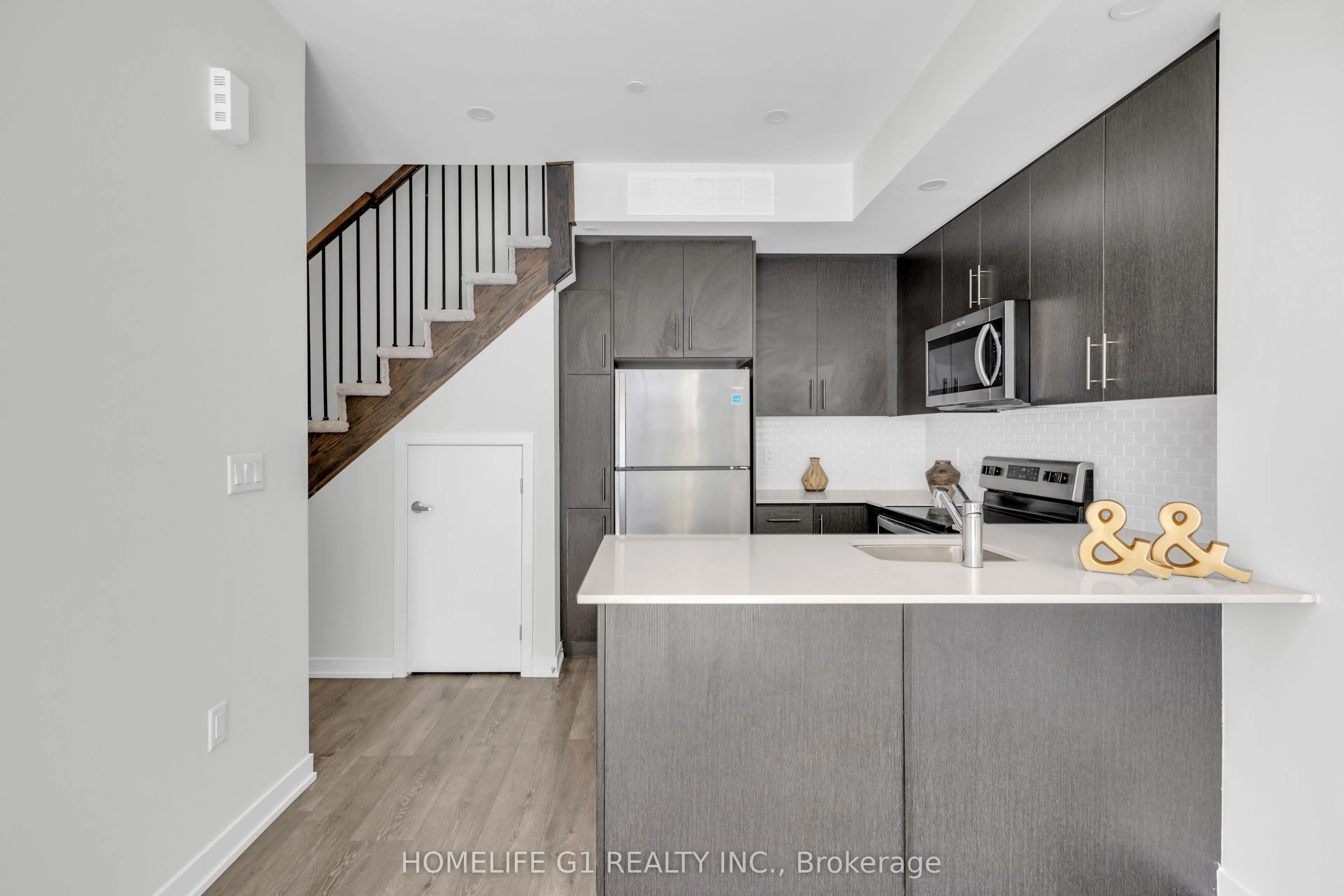 3429 Ridgeway Drive, #5