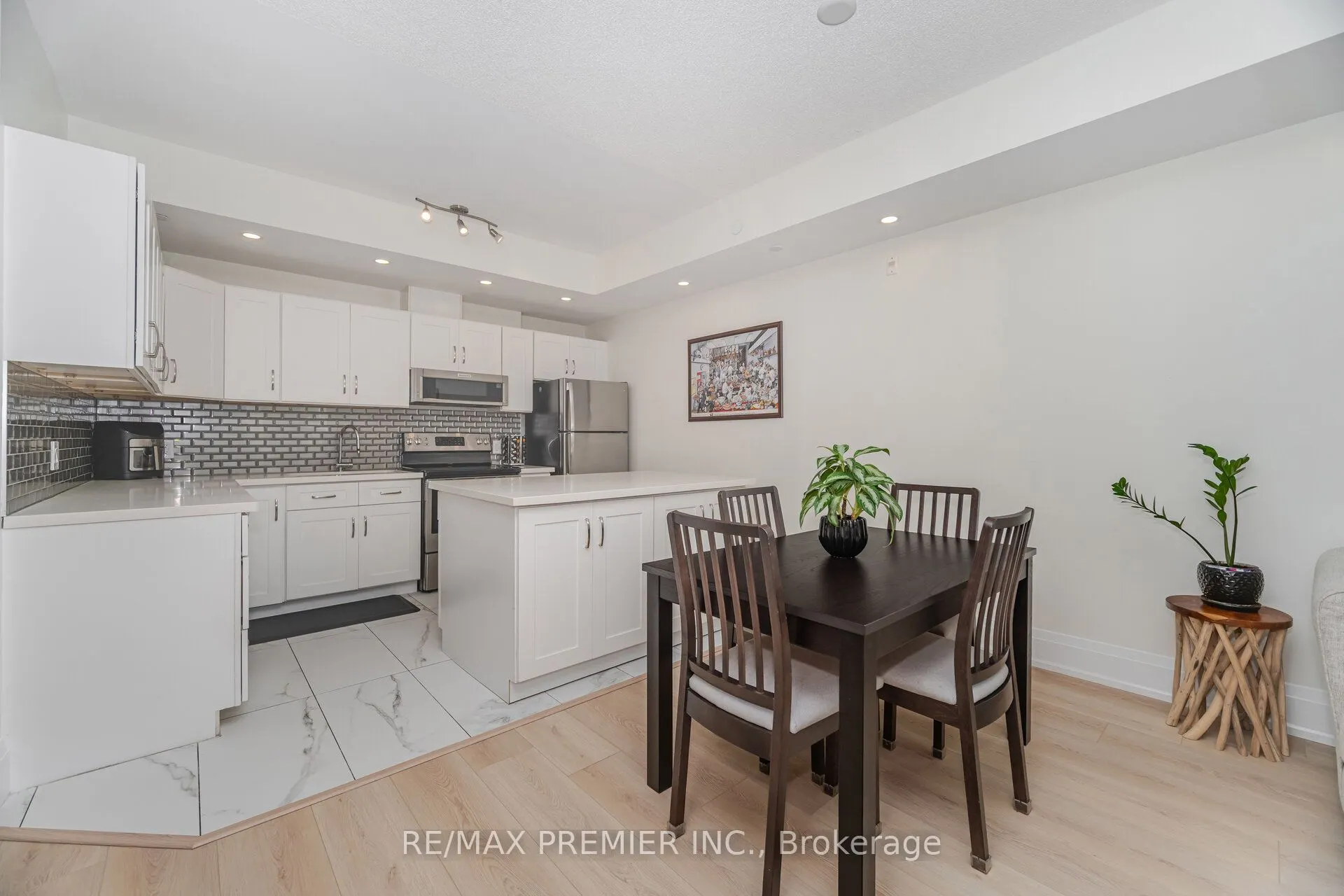 2800 KEELE Street, #TH 107