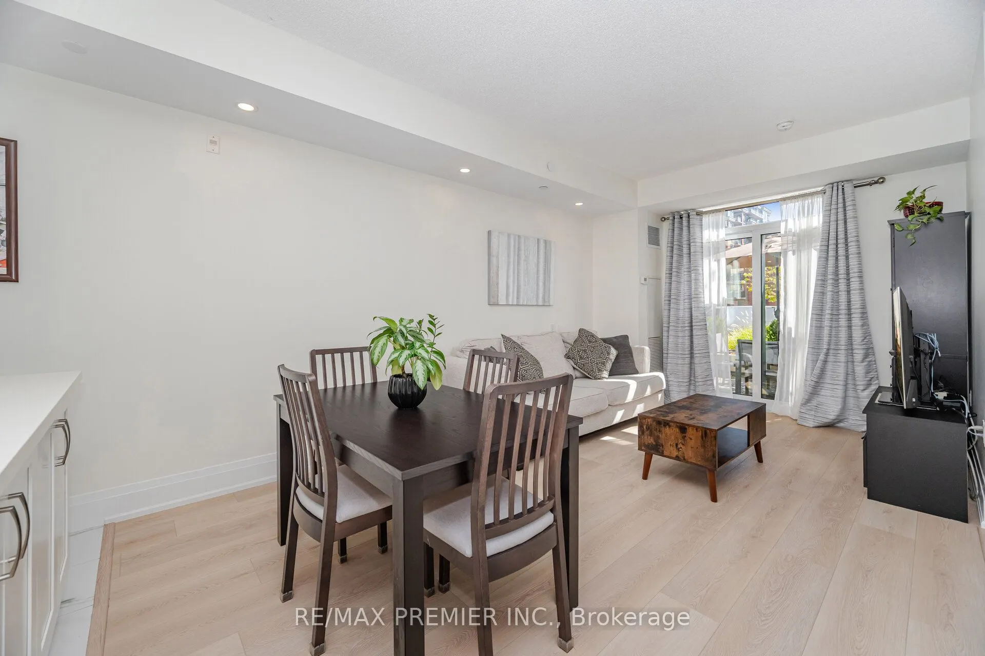 2800 KEELE Street, #TH 107