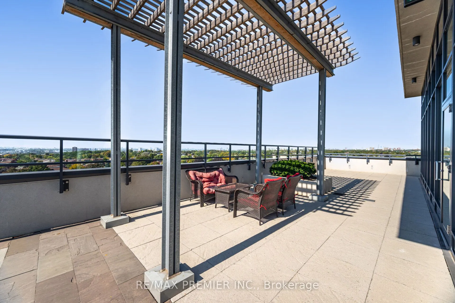 2800 KEELE Street, #TH 107