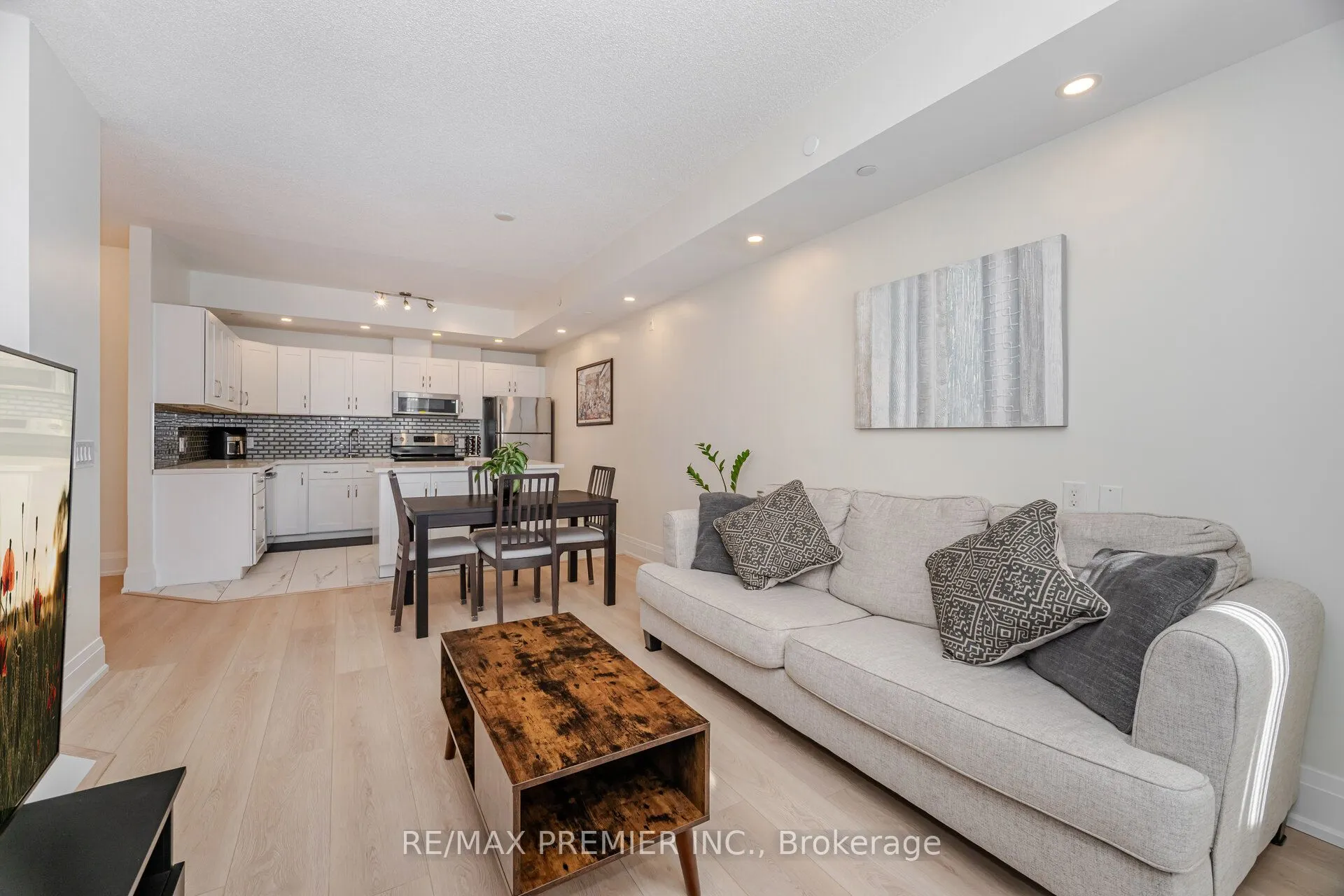 2800 KEELE Street, #TH 107