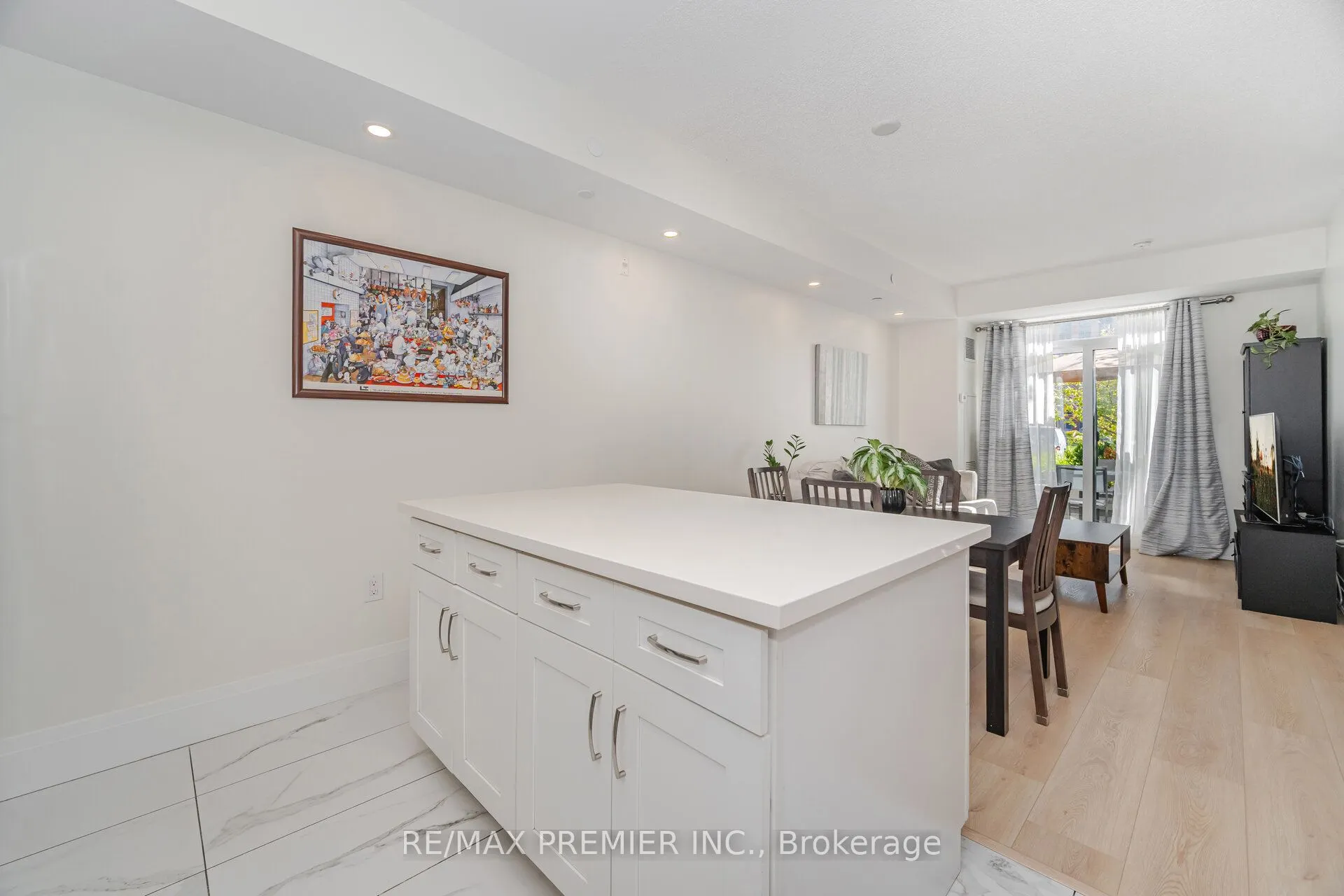 2800 KEELE Street, #TH 107