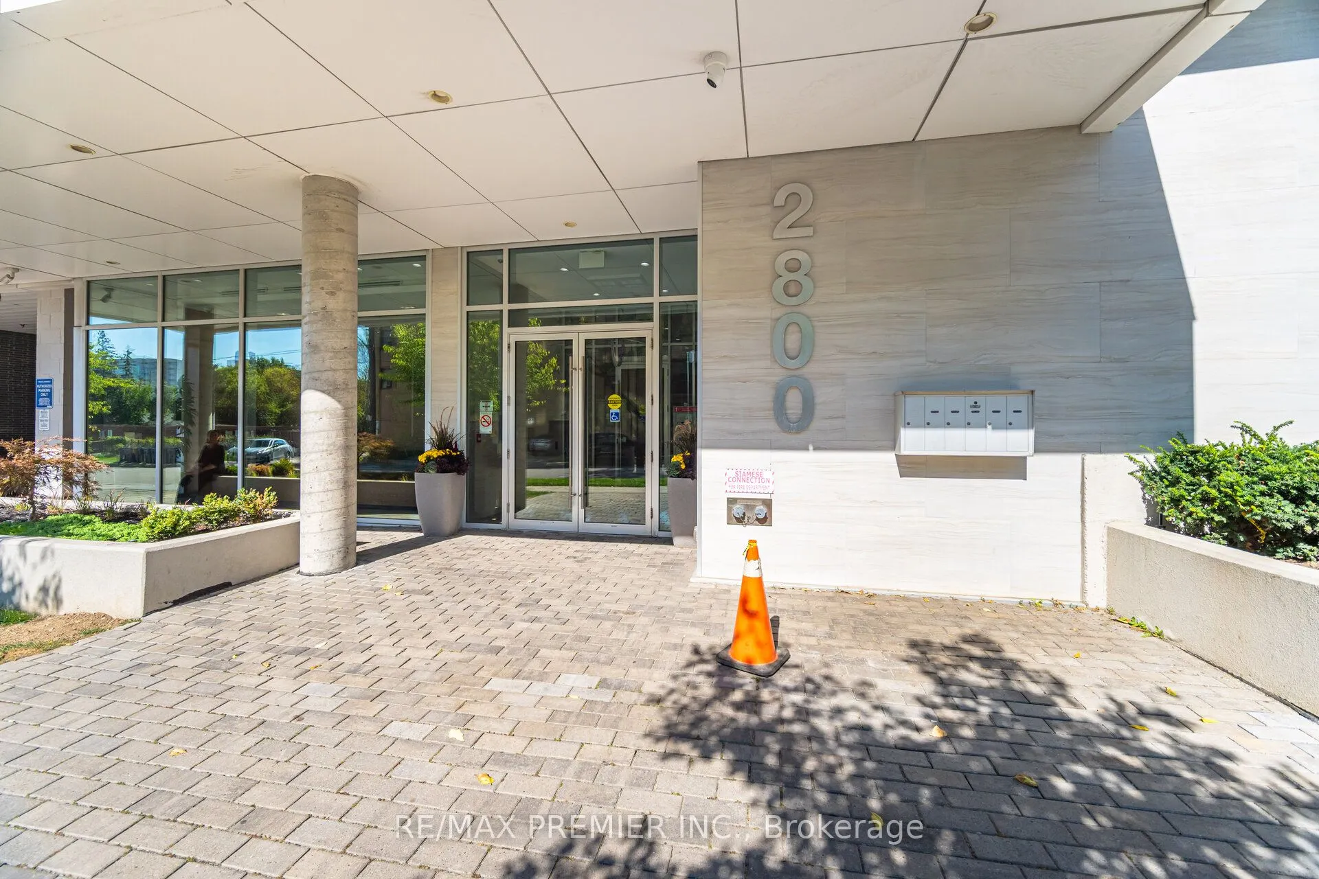 2800 KEELE Street, #TH 107