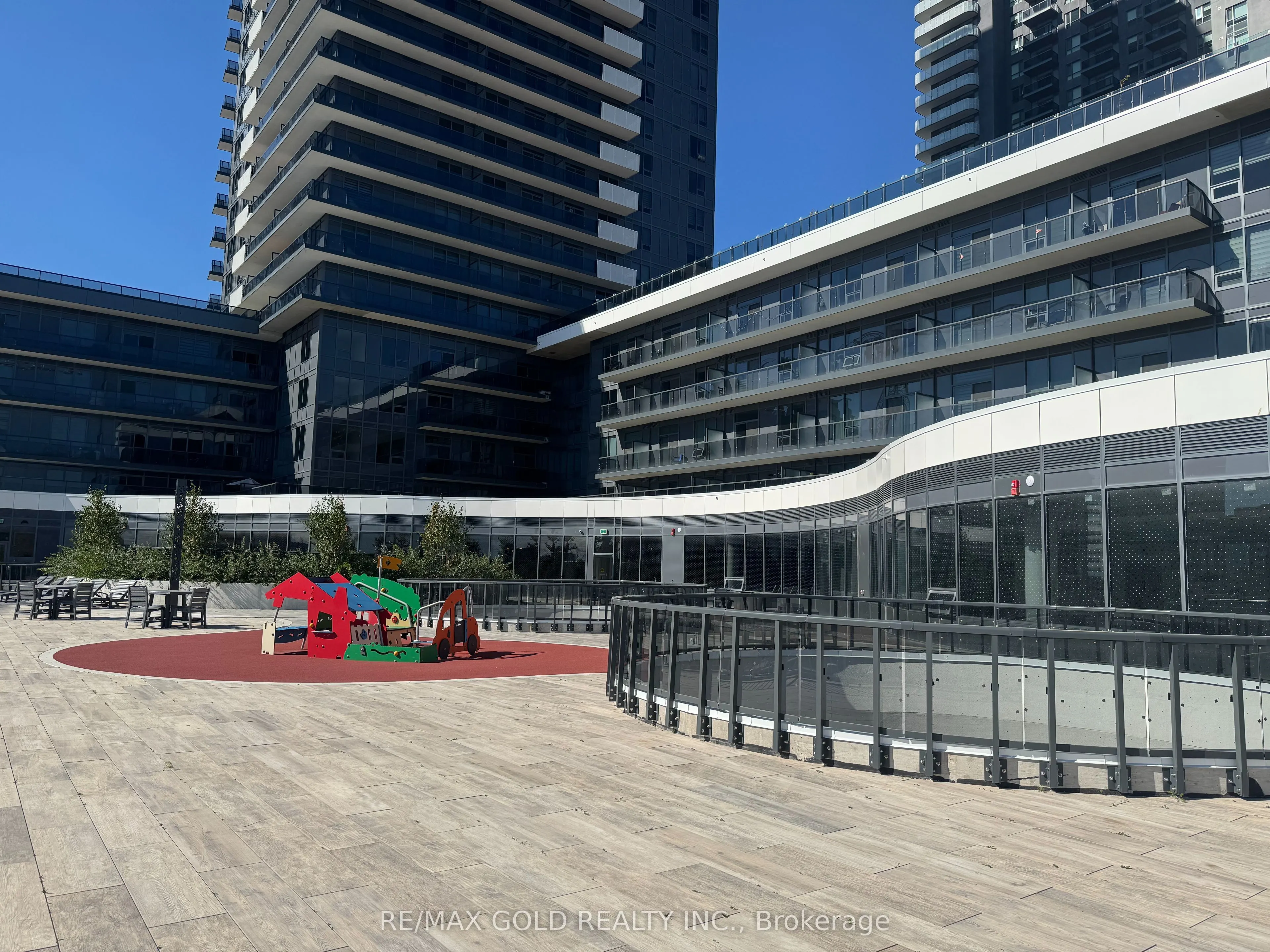 5105 Hurontario Street, #218