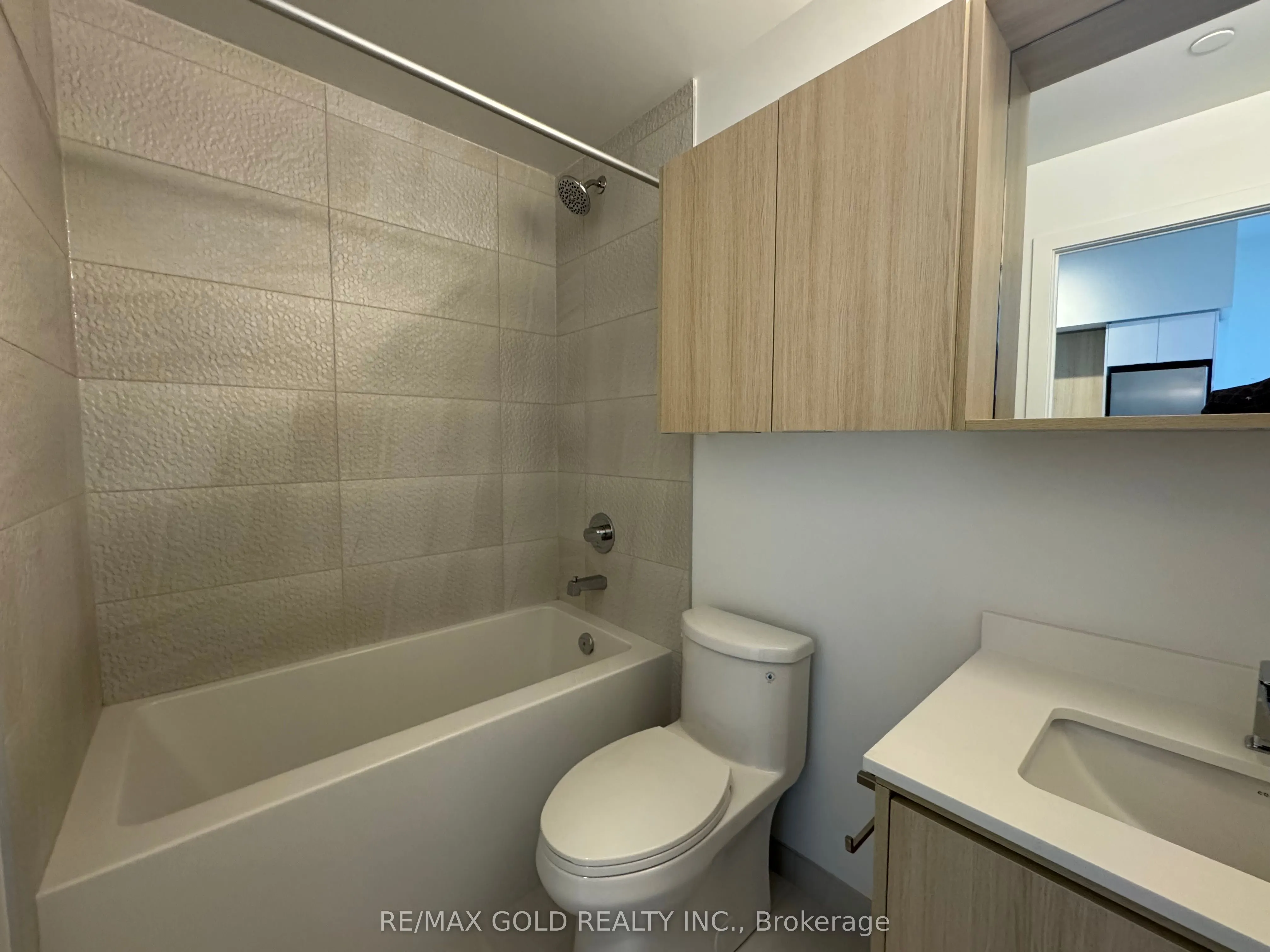 5105 Hurontario Street, #218
