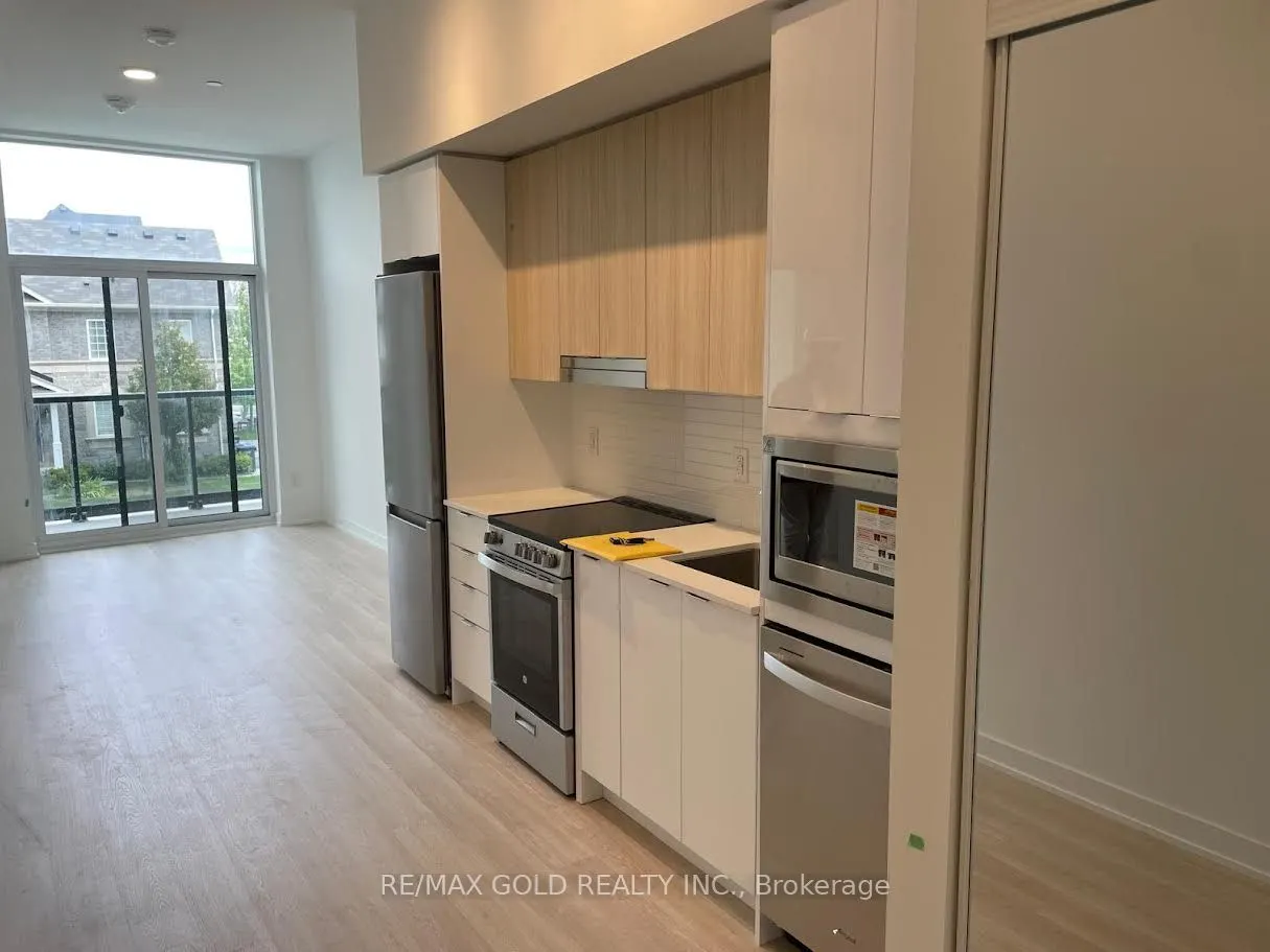 5081 Hurontario Street, #218