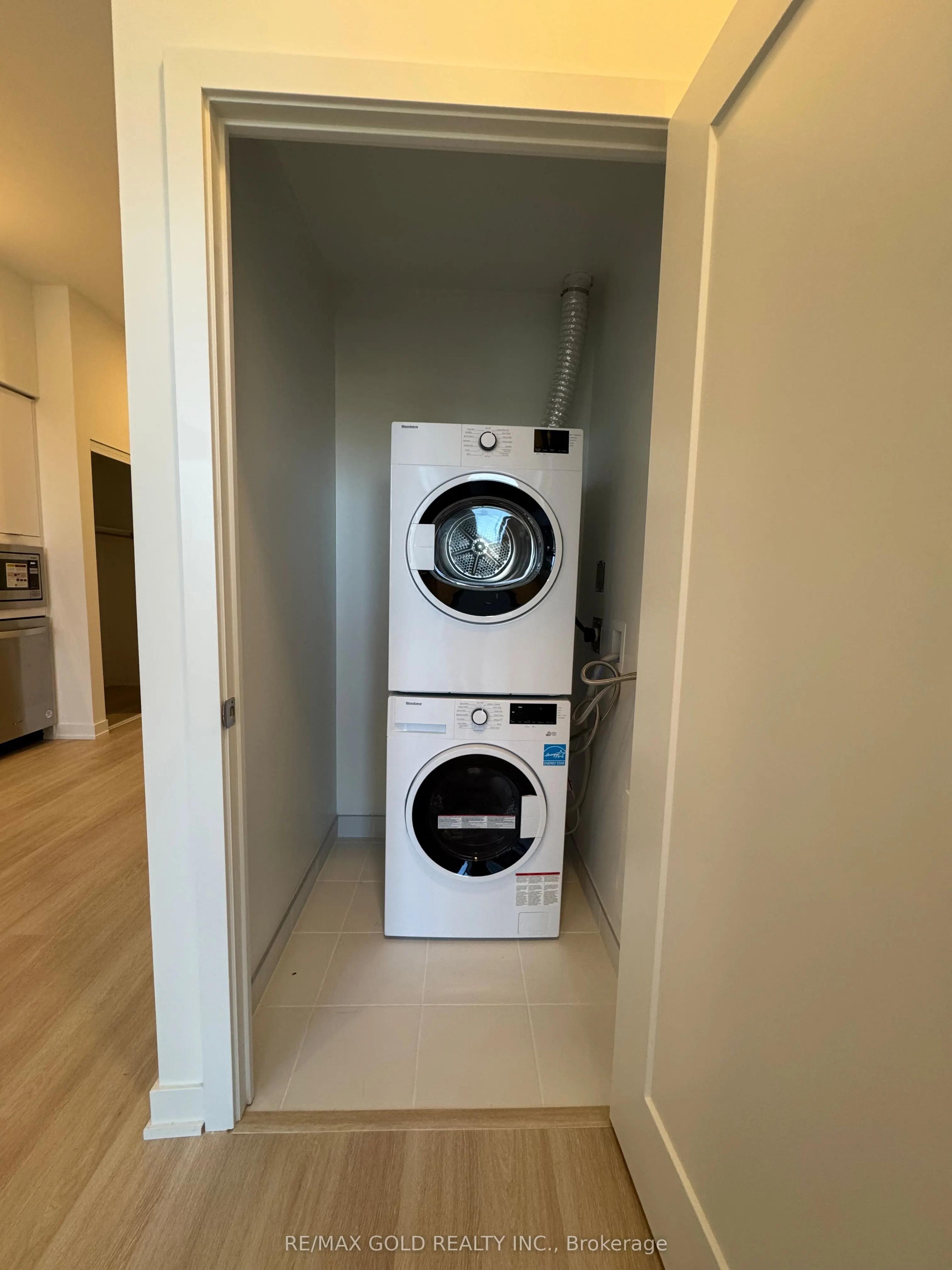 5105 Hurontario Street, #218