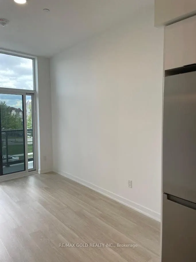 5081 Hurontario Street, #218