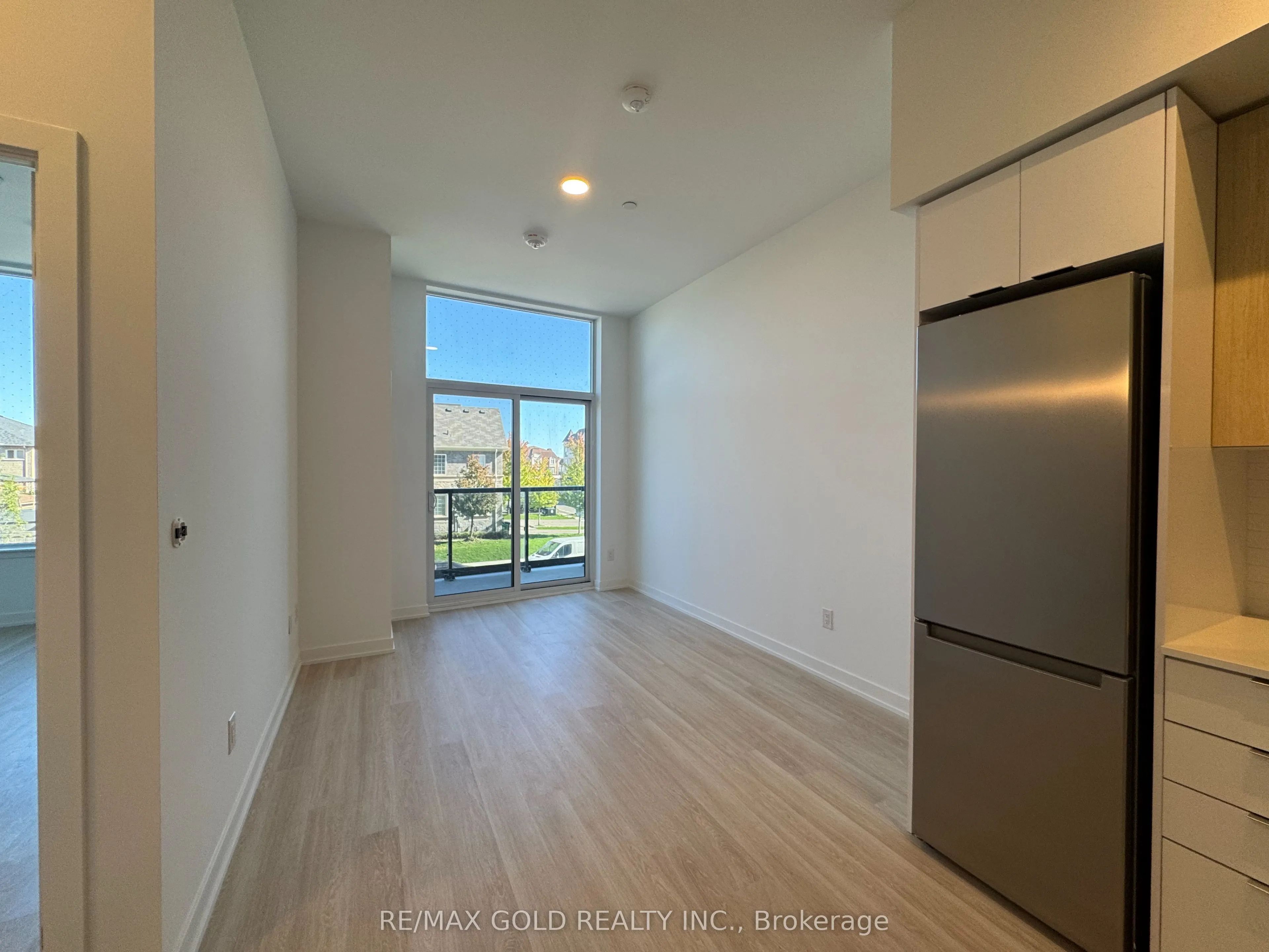 5105 Hurontario Street, #218