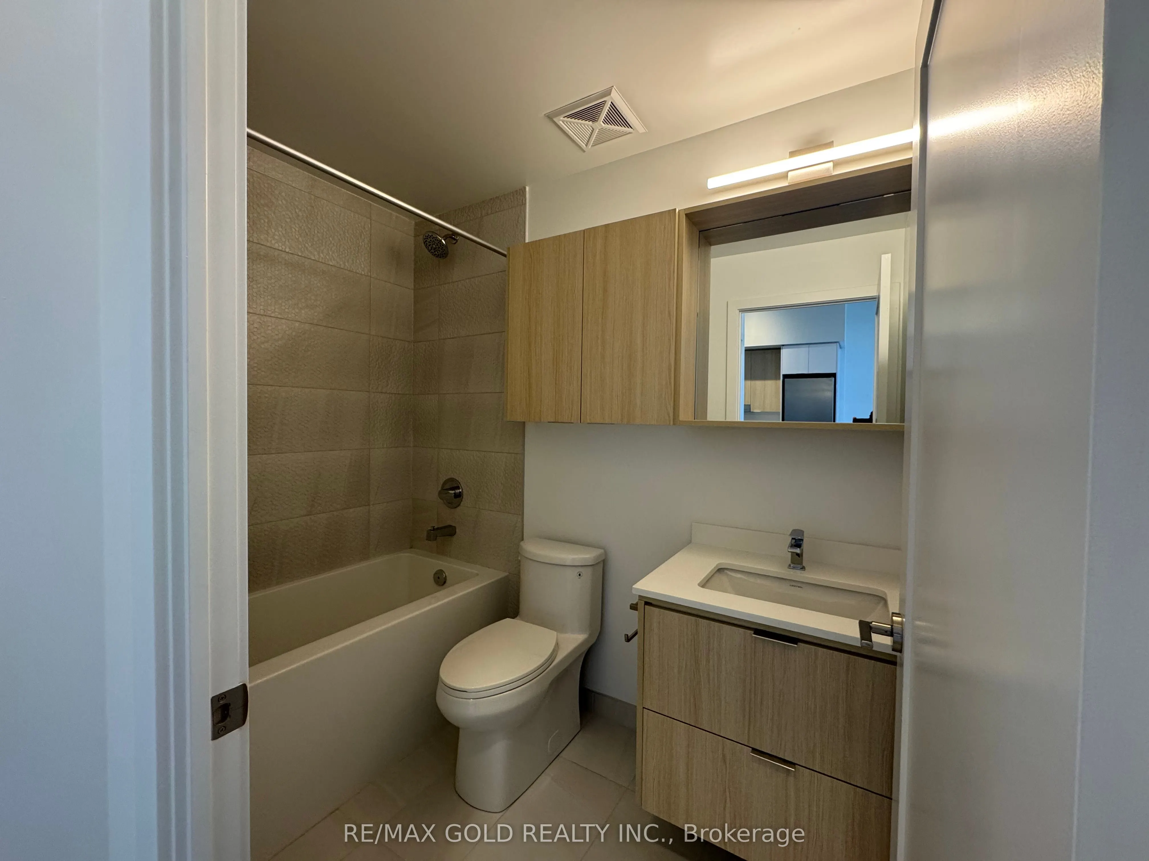 5105 Hurontario Street, #218