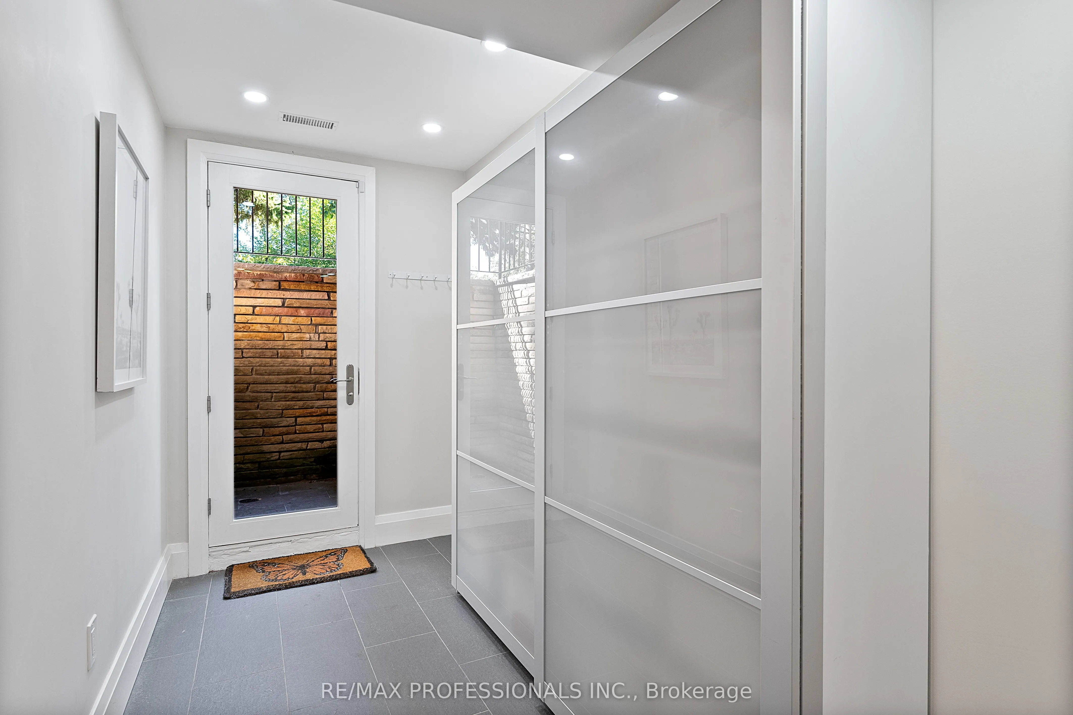 19 Palace Arch Drive