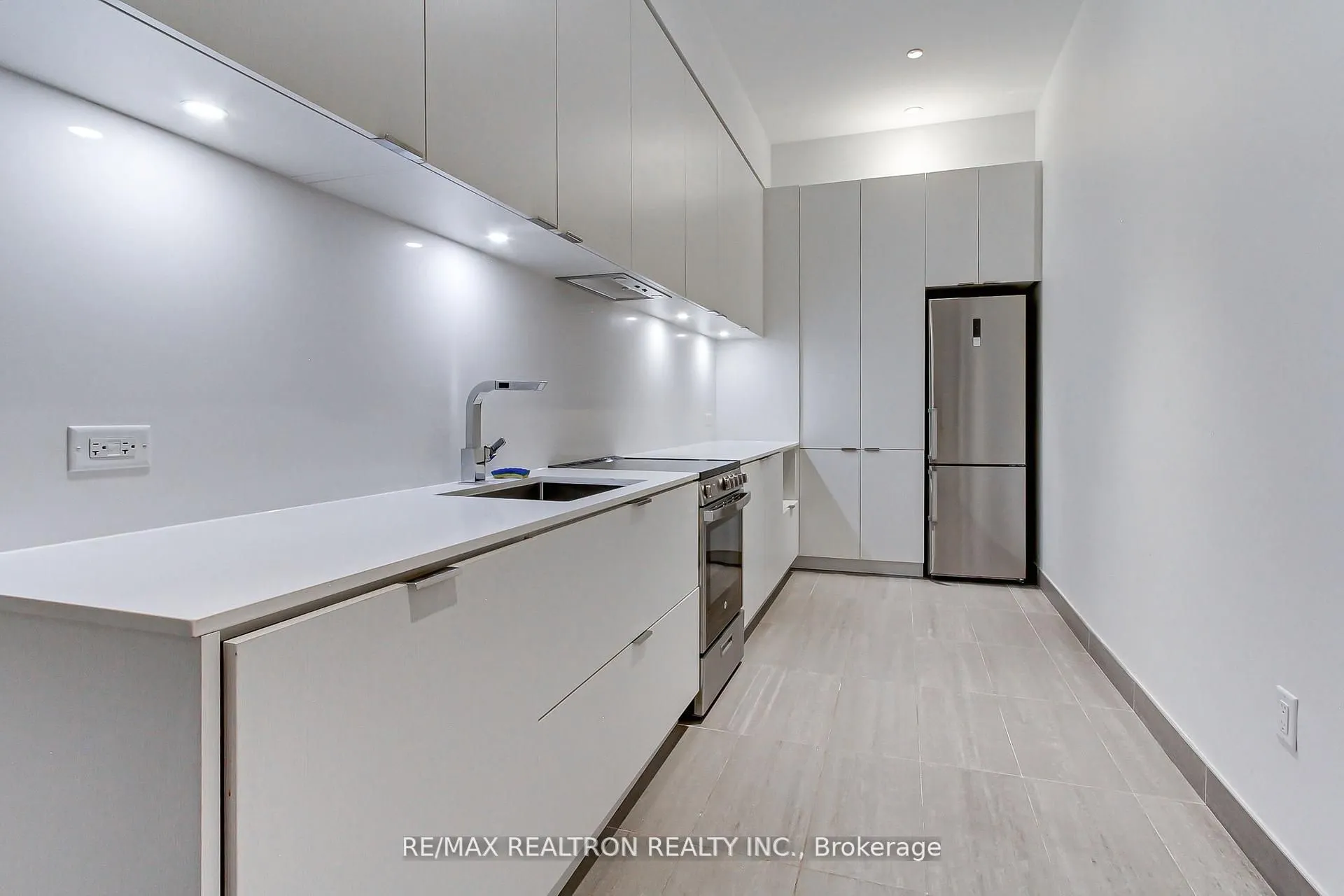 3883 Quartz Road, #4903