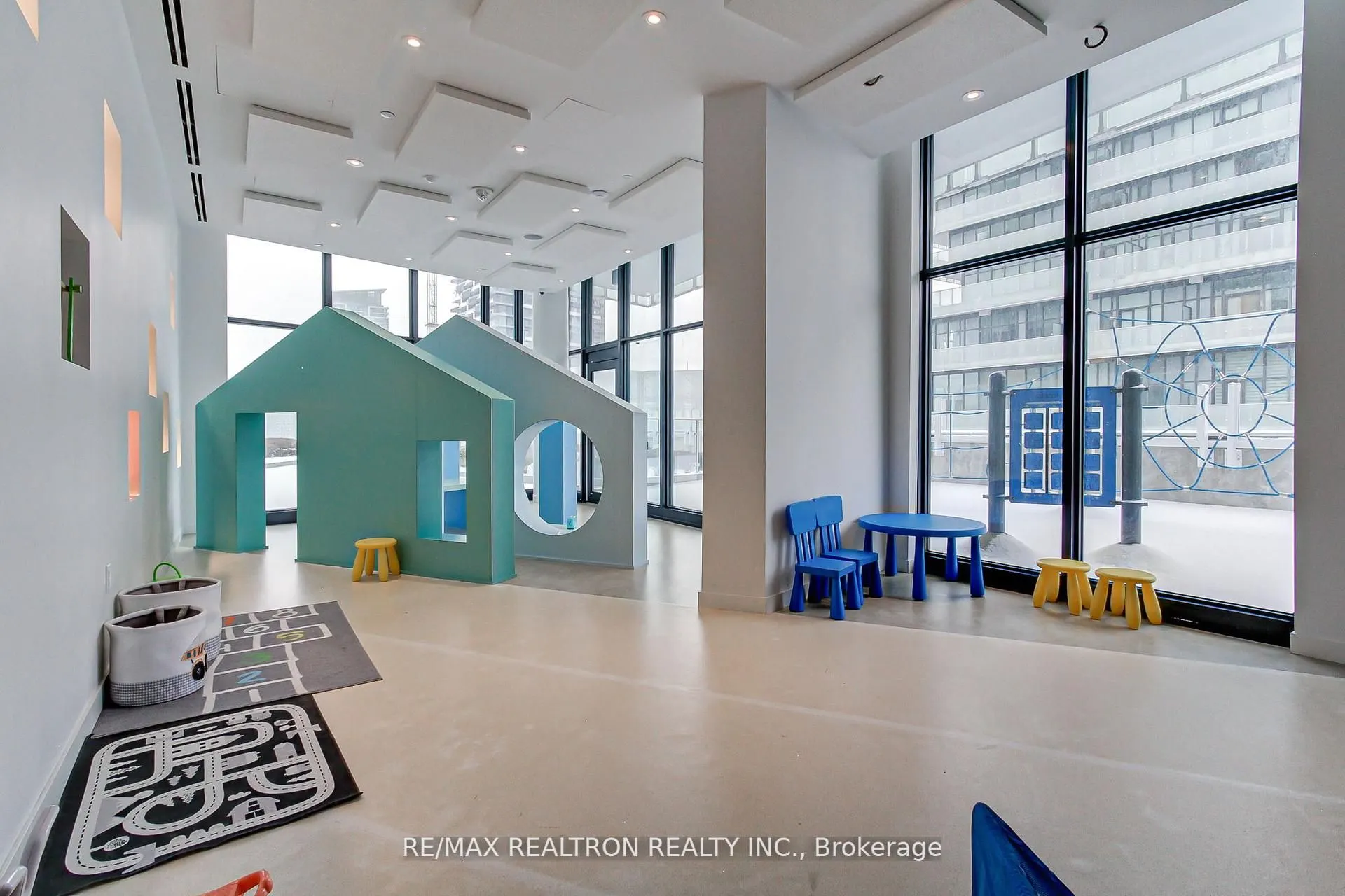 3883 Quartz Road, #4903